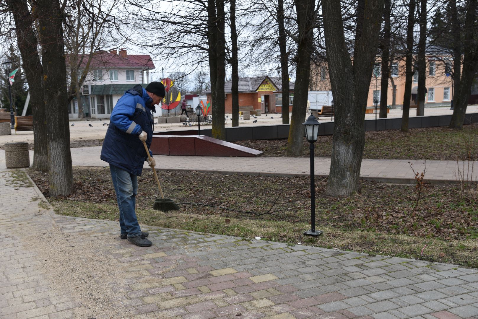 лотошино, сквер победы, благоустройство, уборка дорог,