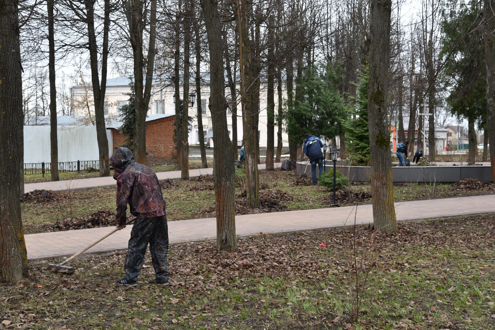 лотошино, сквер победы, благоустройство, уборка дорог,