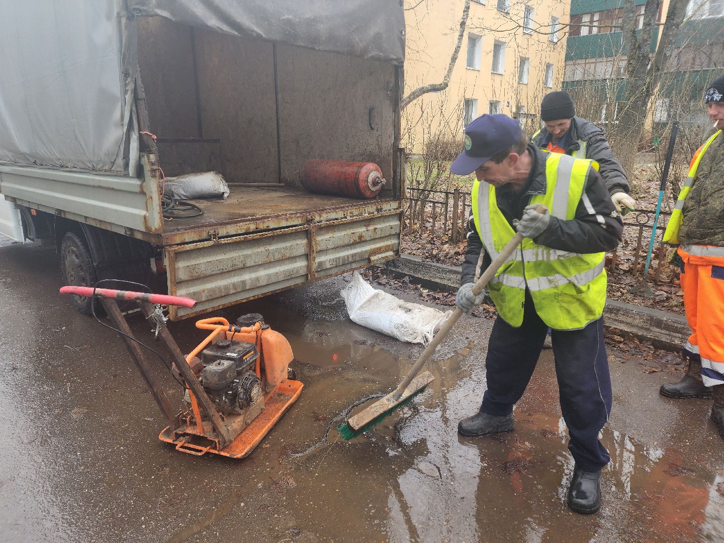 ямочный ремонт, дорожное покрытие,