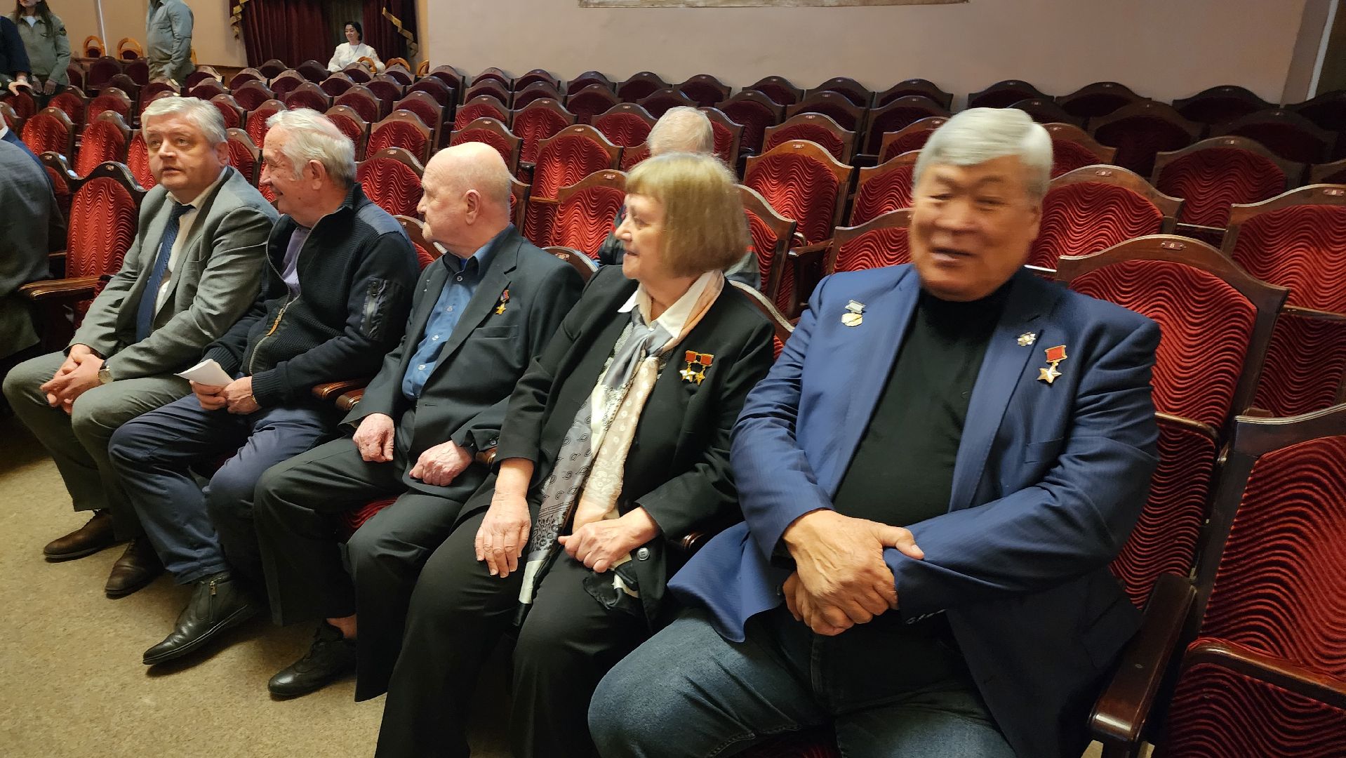 Взлетная полоса, клуб, дворец культуры, Андрей Симонов, Александр Федотов, Валерий Зайцев, Токтар Аубакиров, Светлана Савицкая, Владимир Горбунов,