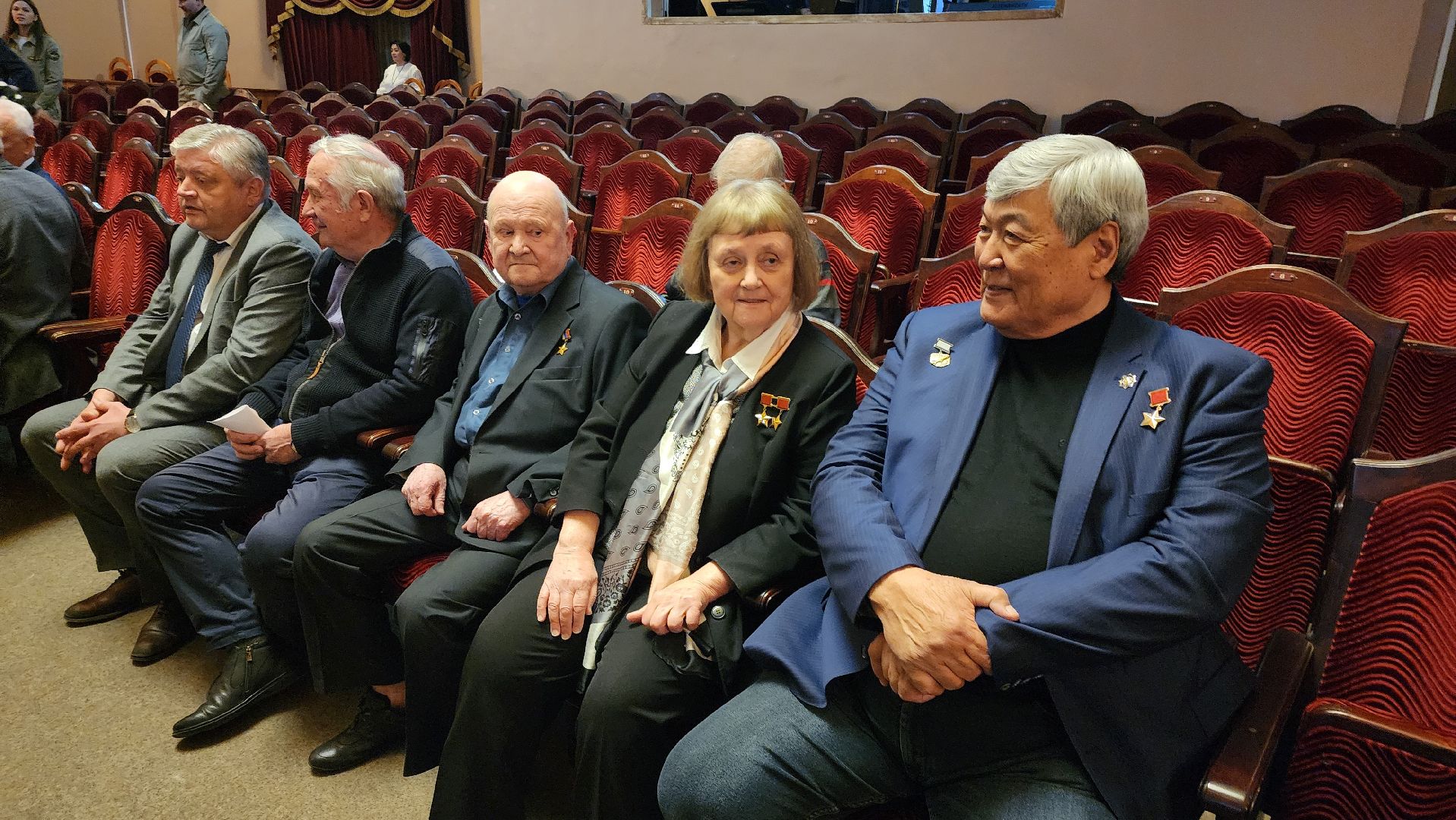 Взлетная полоса, клуб, дворец культуры, Андрей Симонов, Александр Федотов, Валерий Зайцев, Токтар Аубакиров, Светлана Савицкая, Владимир Горбунов,