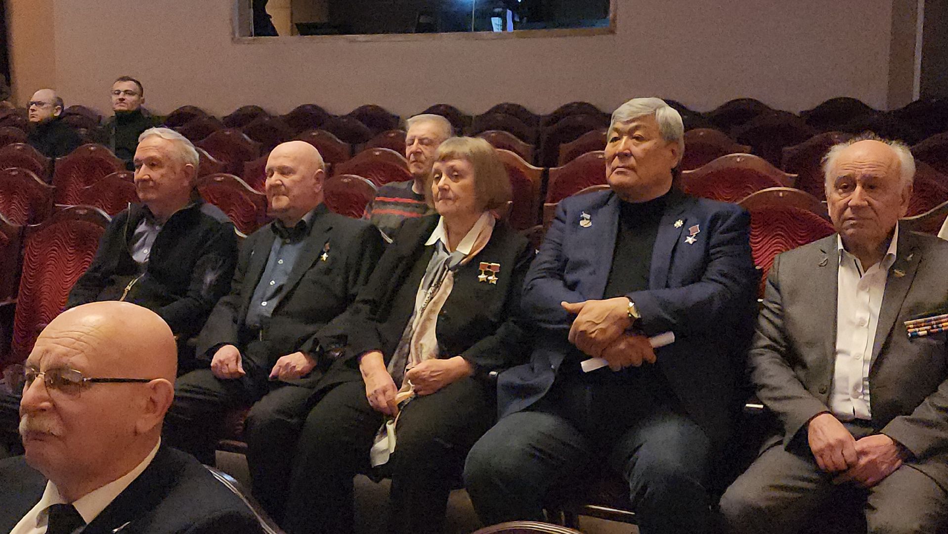 Взлетная полоса, клуб, дворец культуры, Андрей Симонов, Александр Федотов, Валерий Зайцев, Токтар Аубакиров, Светлана Савицкая, Владимир Горбунов,