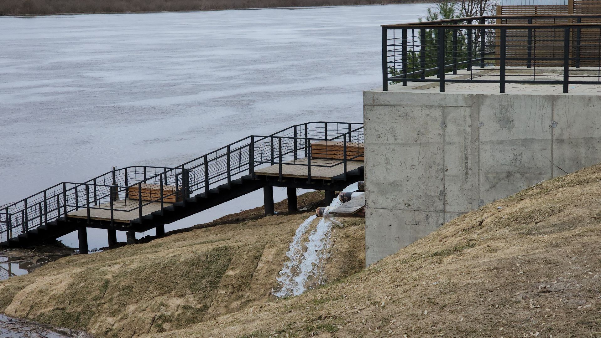 кашира, водно-спасательная станция, набережная оки, река ока, паводок, спасатели,