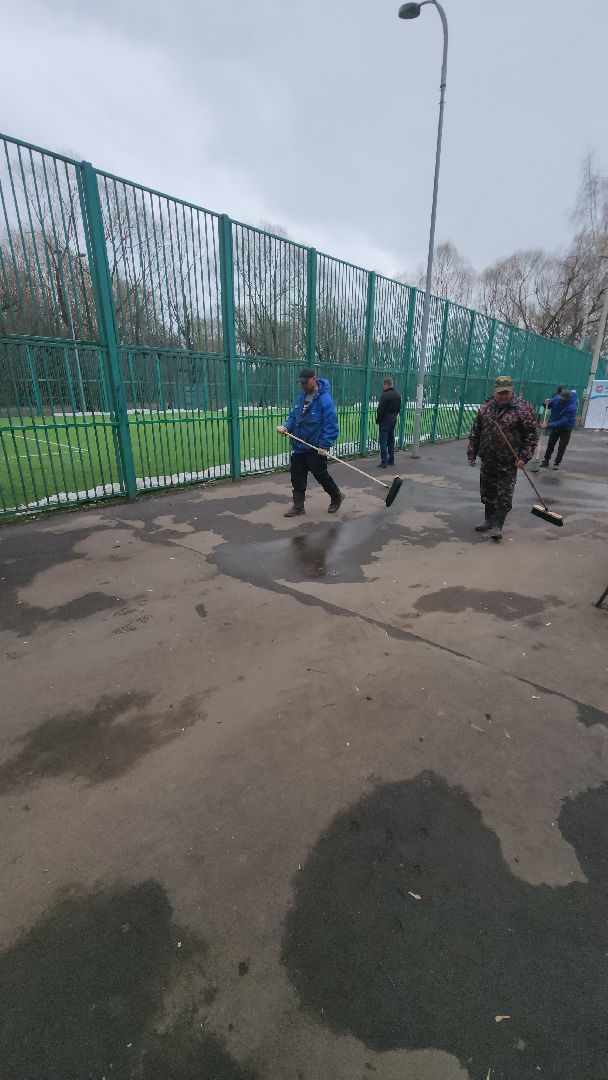 долгопрудный, островок, уборка города, Улица Речная, спортивная площадка,