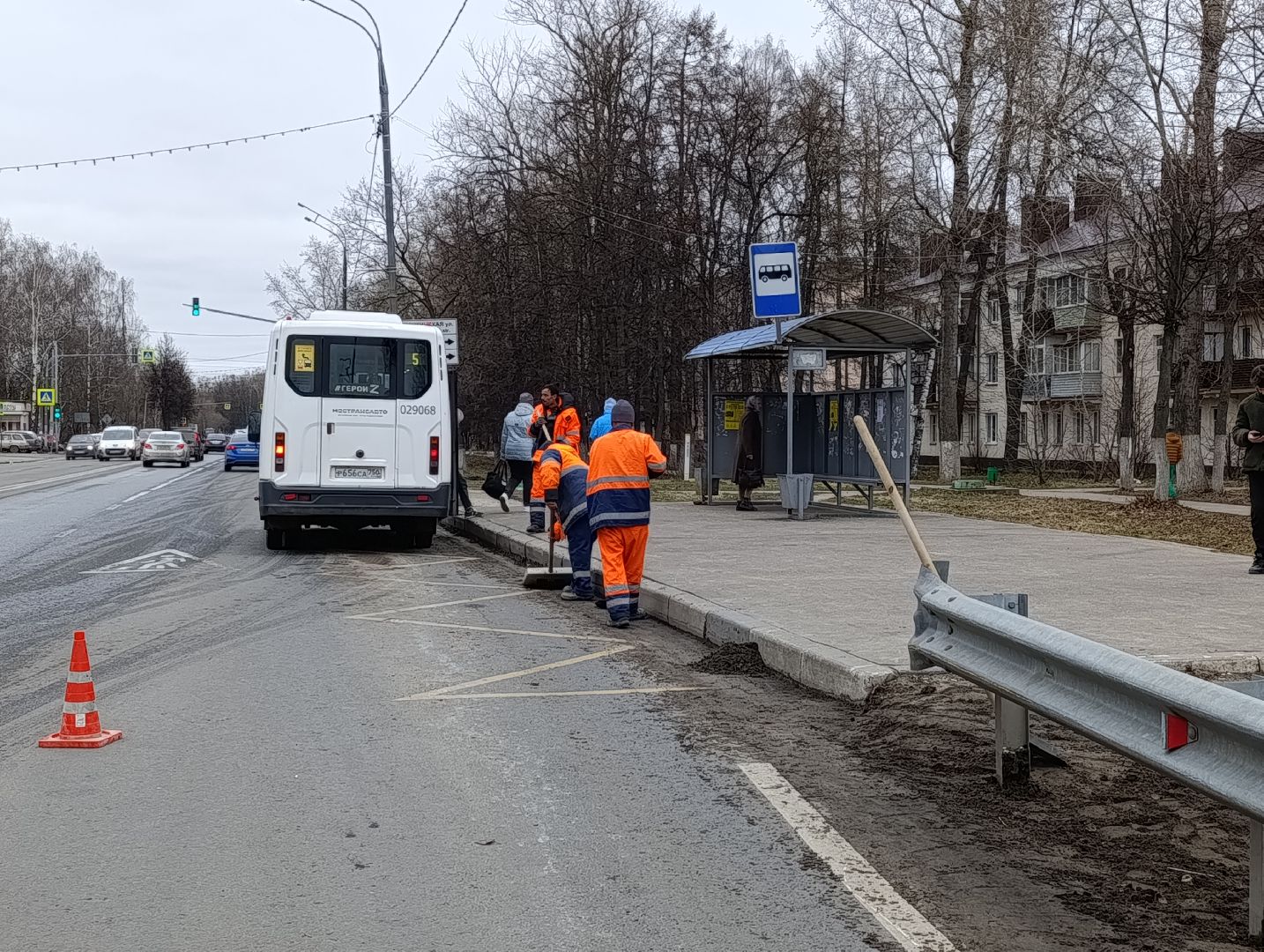 Бронницы, Благоустройство, Уборка дорог, Бронницкий Дорсервис, Уборка остановок,