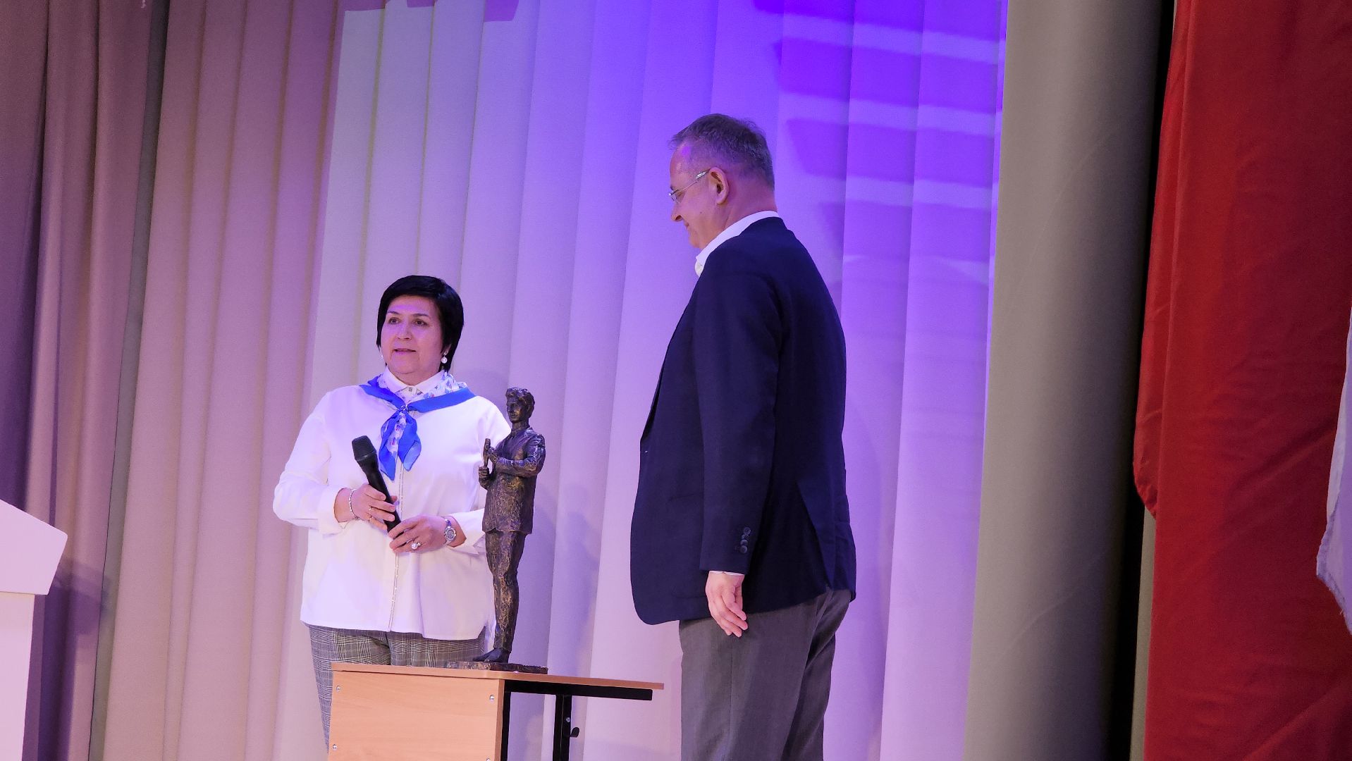 Школа, Скульптура, лобня,