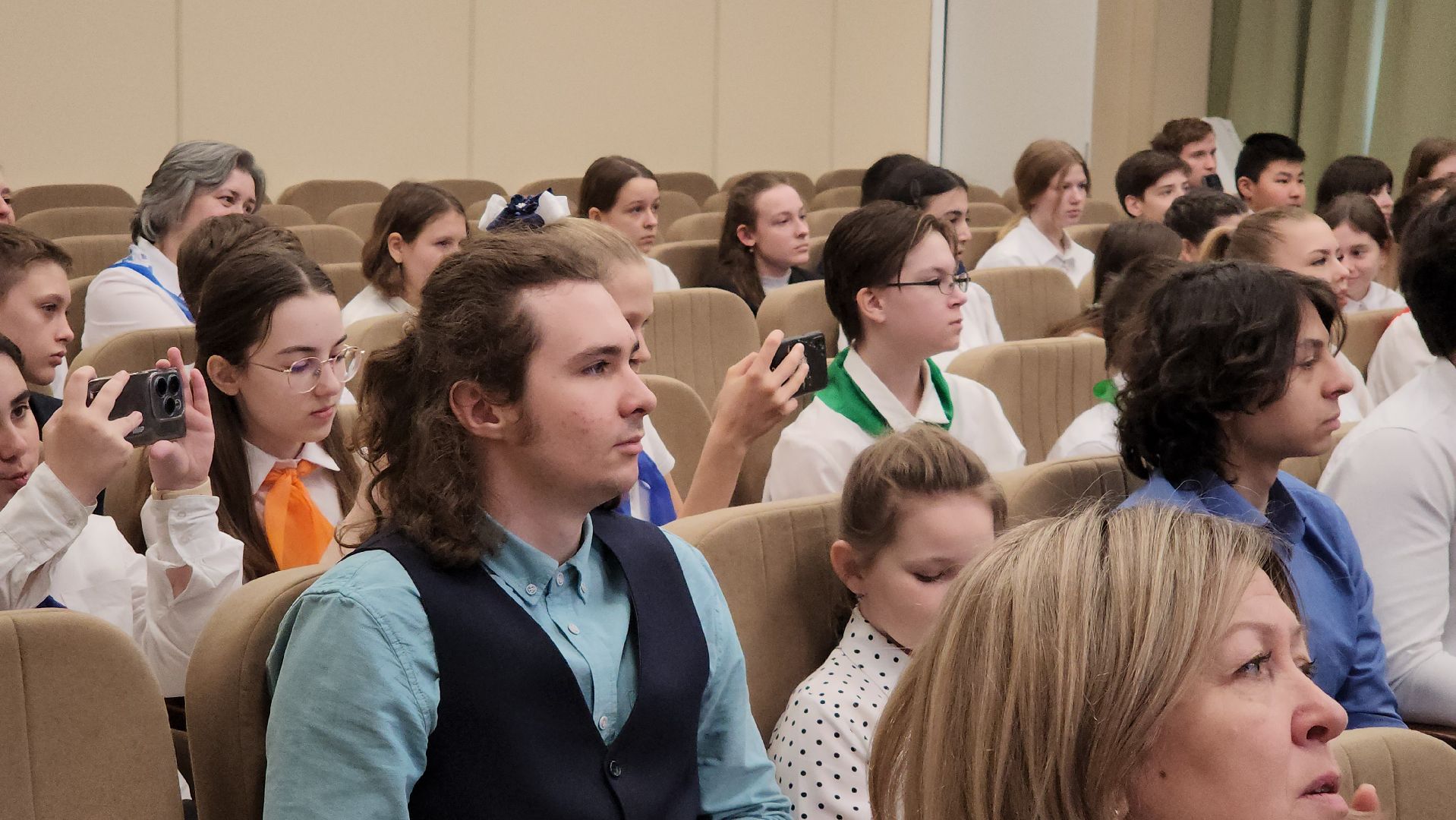 Школа, Скульптура, лобня,