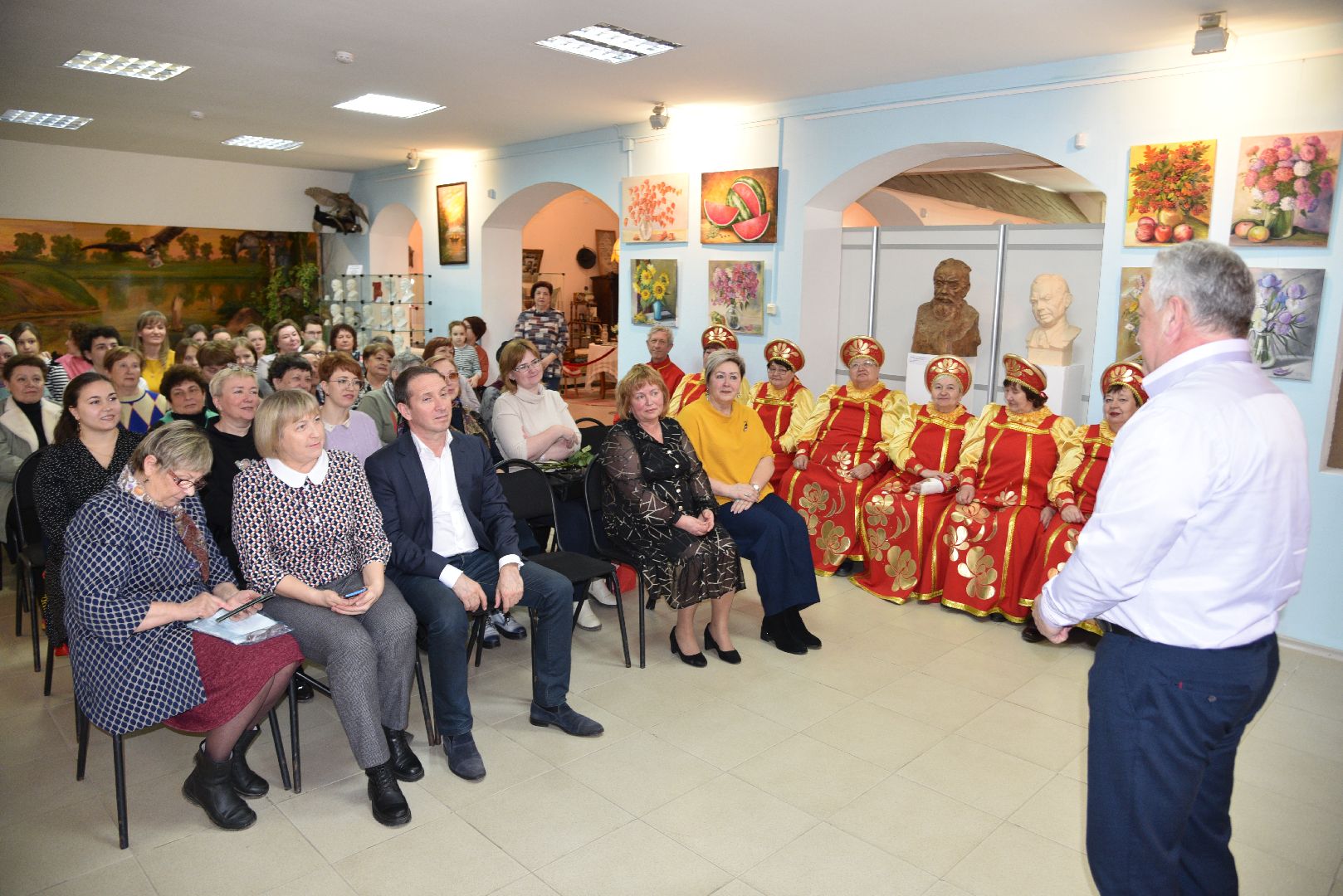 лотошино, лотошинский музей, выставка картин,