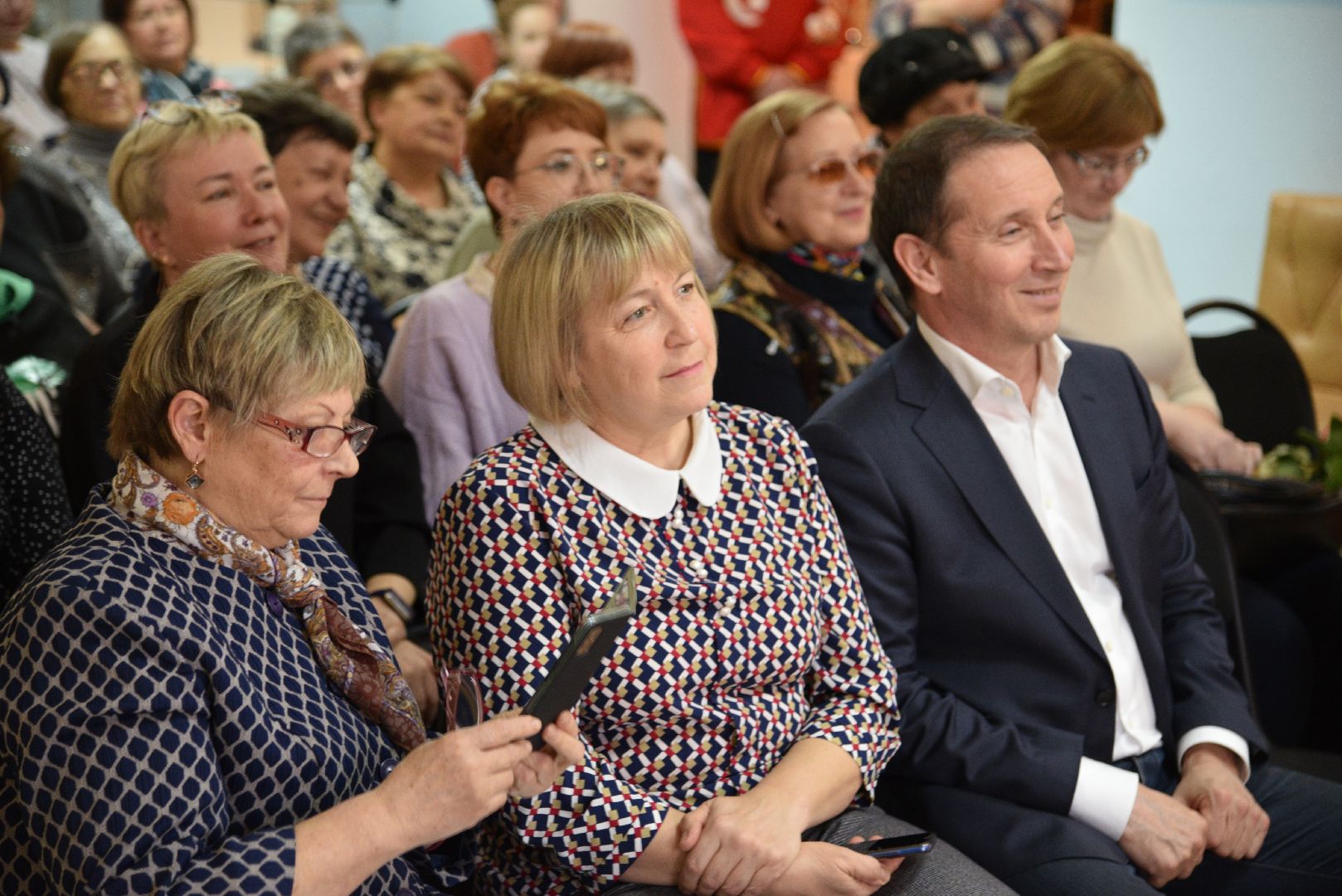 лотошино, лотошинский музей, выставка картин,