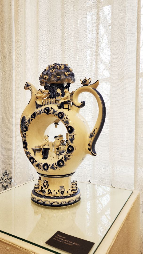 электросталь, мой город, жители города, культура, музей, выставка, культура подмосковья, гжельские узоры, керамика,