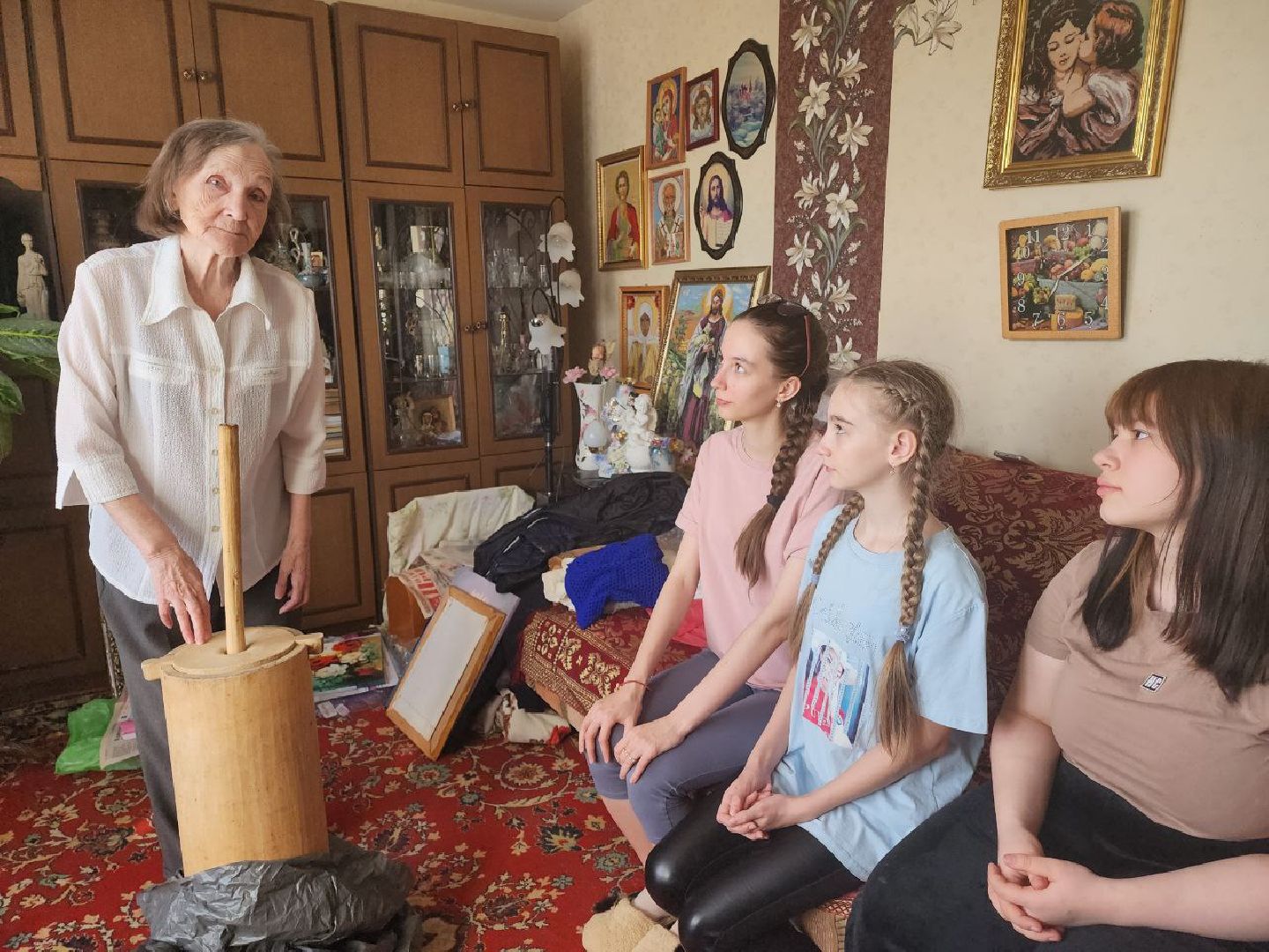 чехов, бабушка, выставка, предметы старины, общество, музей,