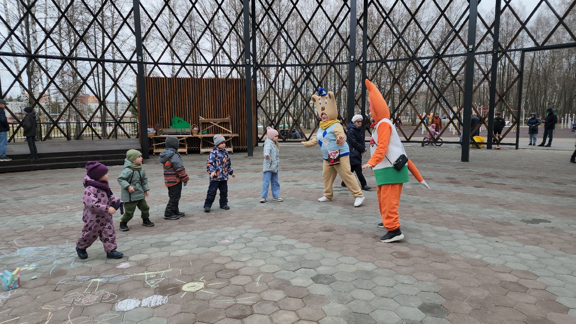 егорьевск, парк, парк 200 лет Егорьевску, птицы, пластилиновая ворона, пернатые в парке, голоса птиц, дети,