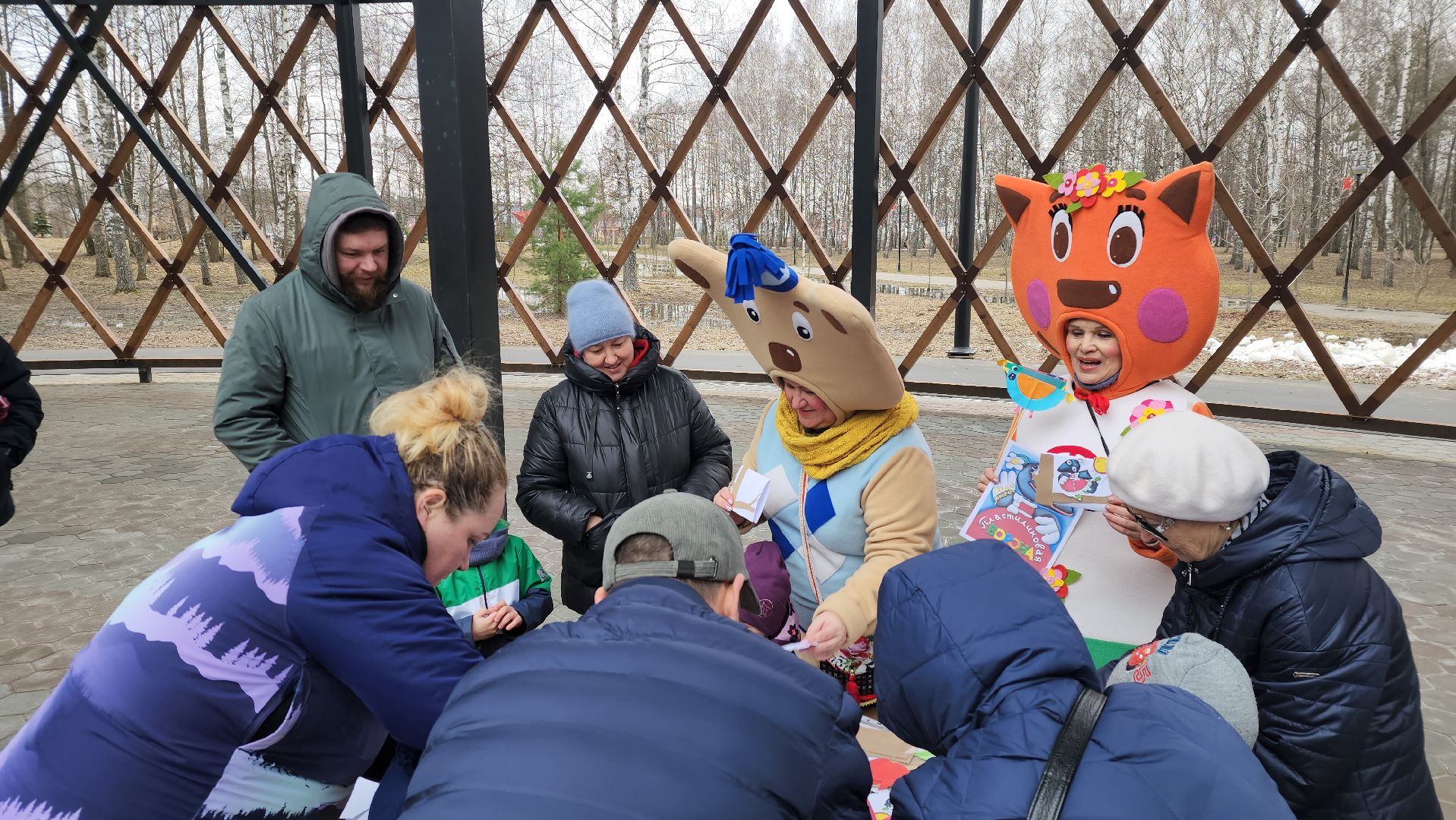 егорьевск, парк, парк 200 лет Егорьевску, птицы, пластилиновая ворона, пернатые в парке, голоса птиц, дети,