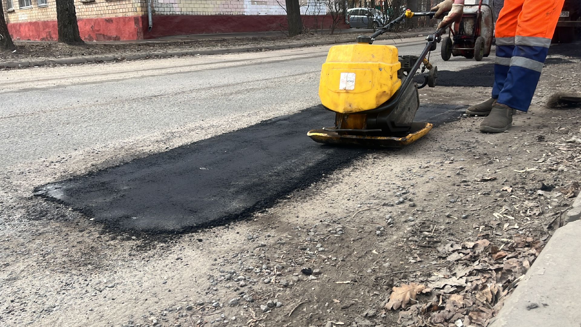 ямы, ямочный ремонт, ремонт дорог, ремонт дороги,