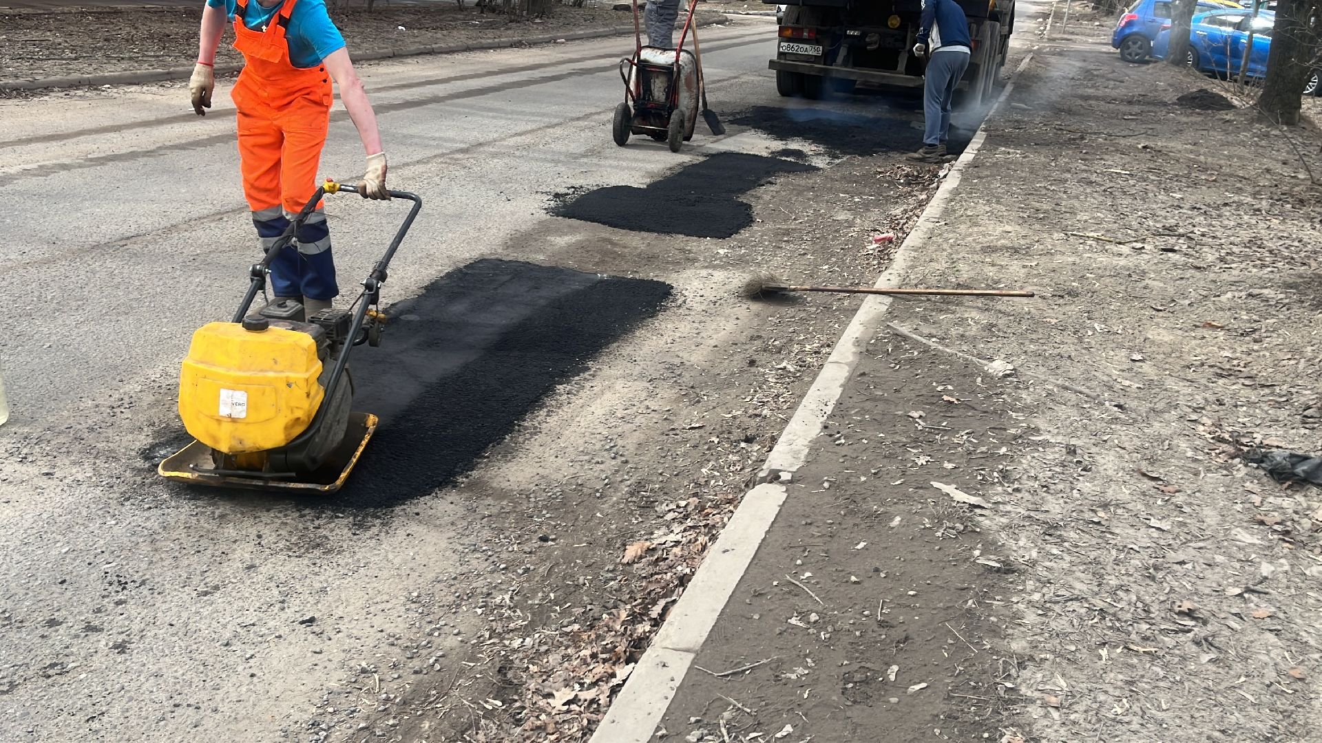 ямы, ямочный ремонт, ремонт дорог, ремонт дороги,