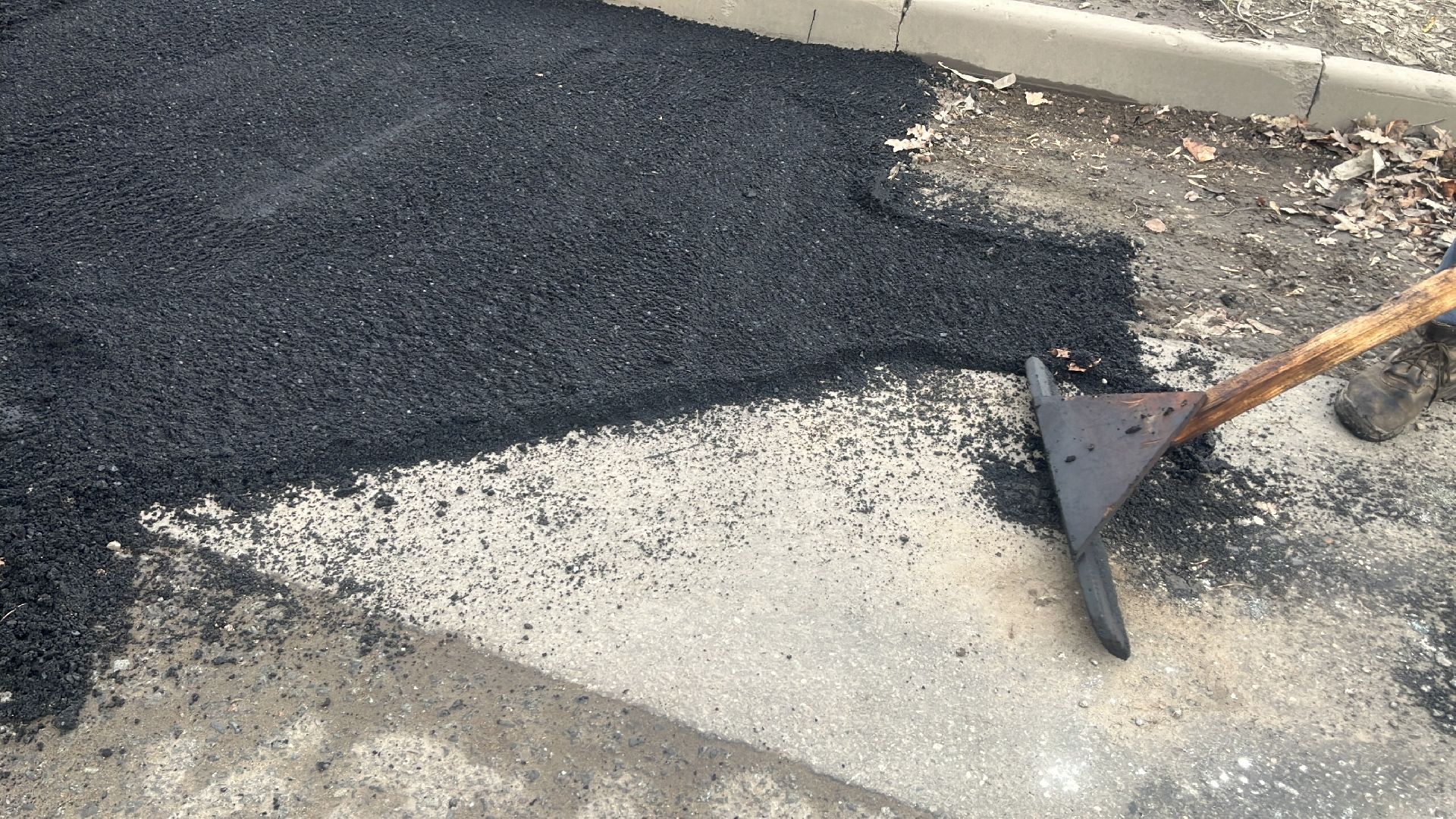 ямы, ямочный ремонт, ремонт дорог, ремонт дороги,