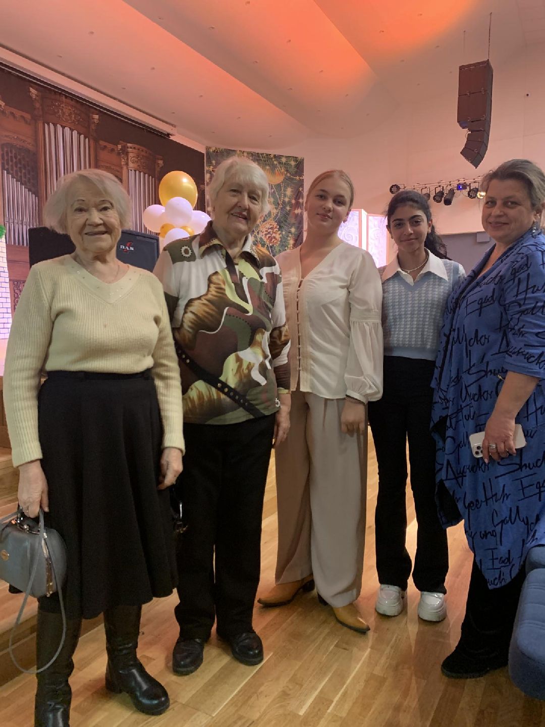 Краснознаменск, общество