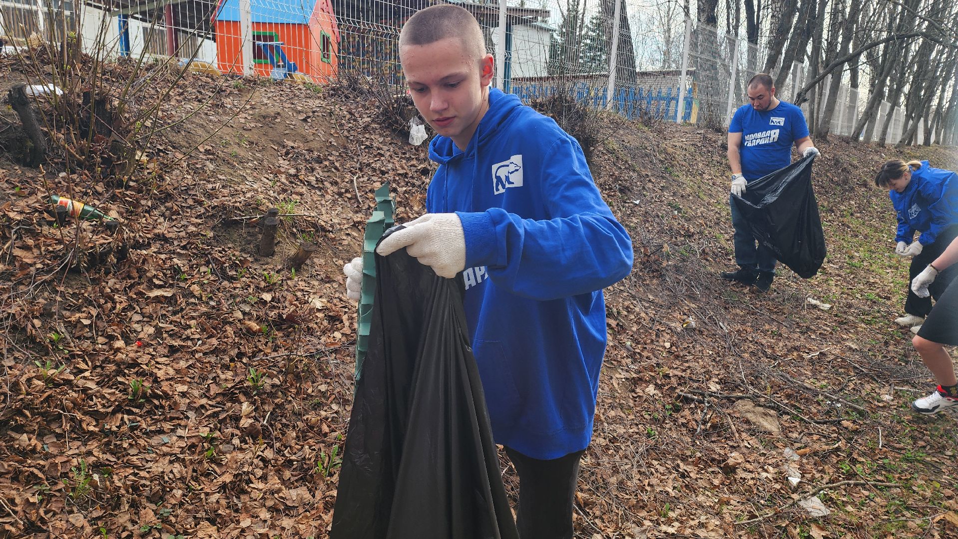 кашира, молодая гвардия, волонтеры, уборка, субботник, мусор, кашира-3,