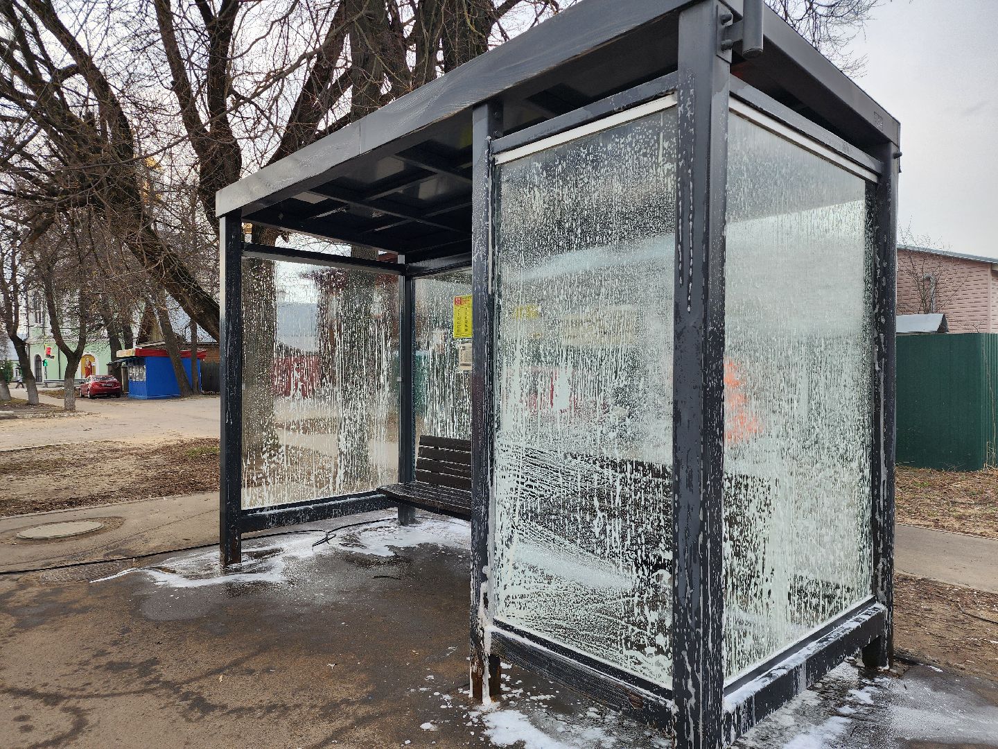 коммунальные службы, уборка, остановочный павильон, Старая Купавна, Богородский городской округ,