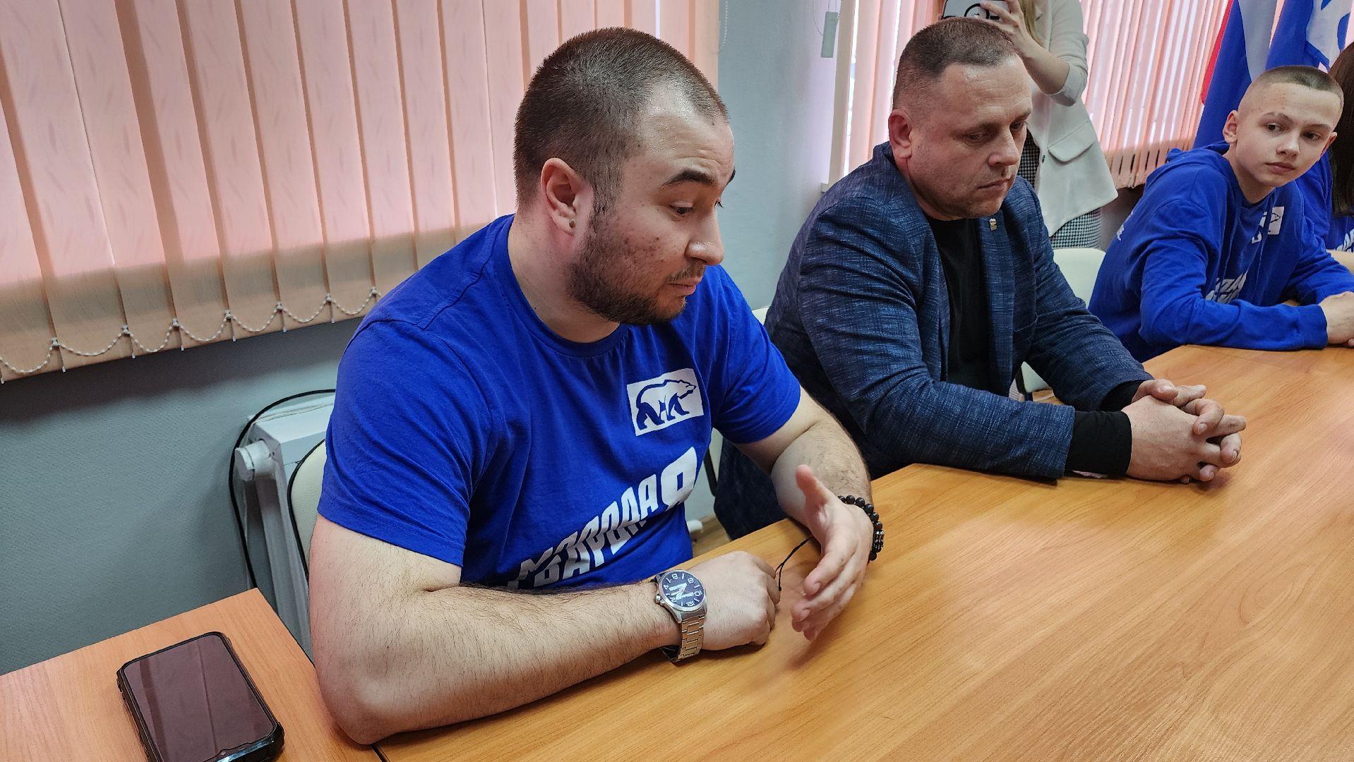 кашира, депутат мособлдумы, олег жолобов, молодая гвардия, волонтеры, гуманитарная помощь,