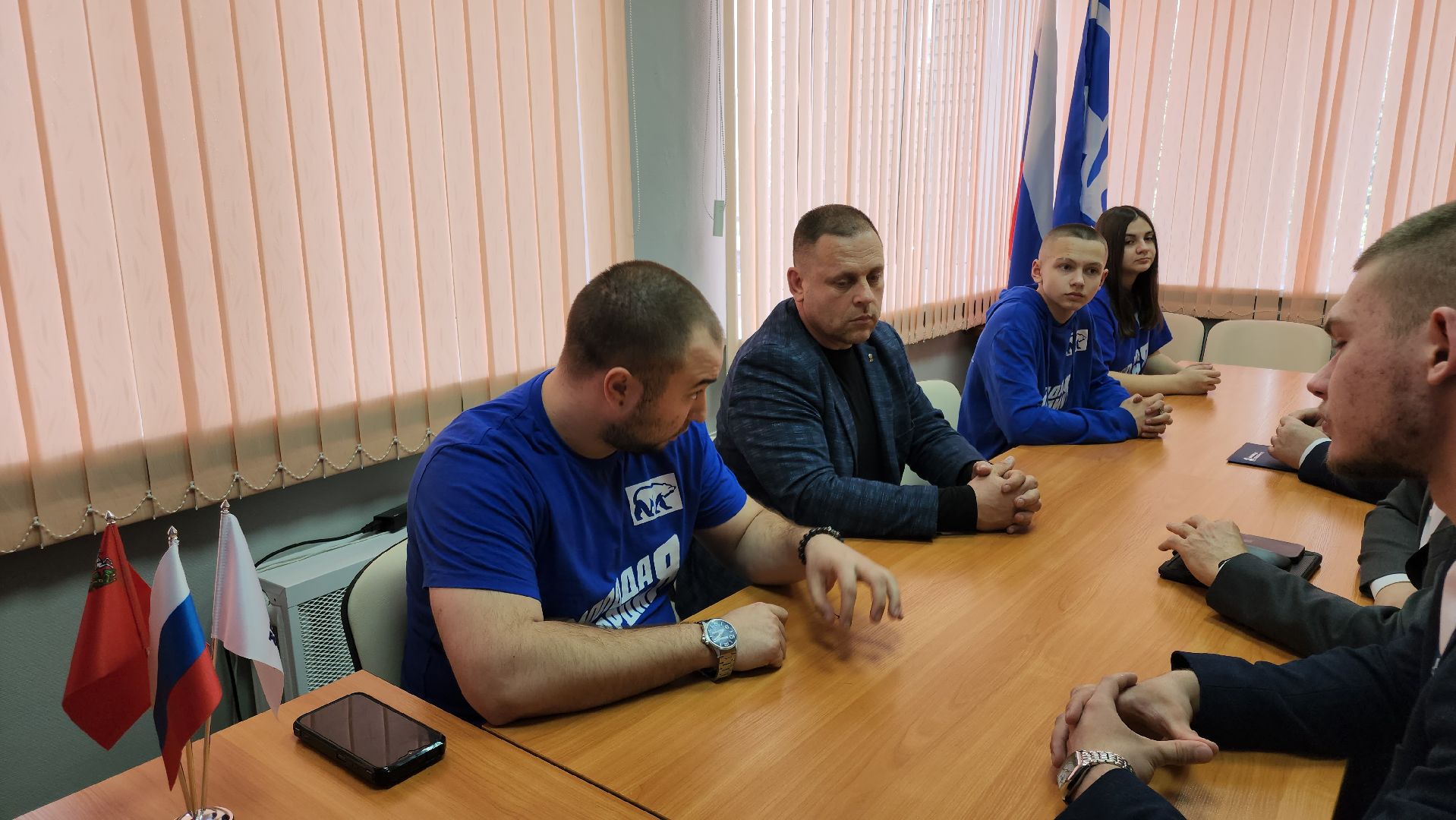 кашира, депутат мособлдумы, олег жолобов, молодая гвардия, волонтеры, гуманитарная помощь,