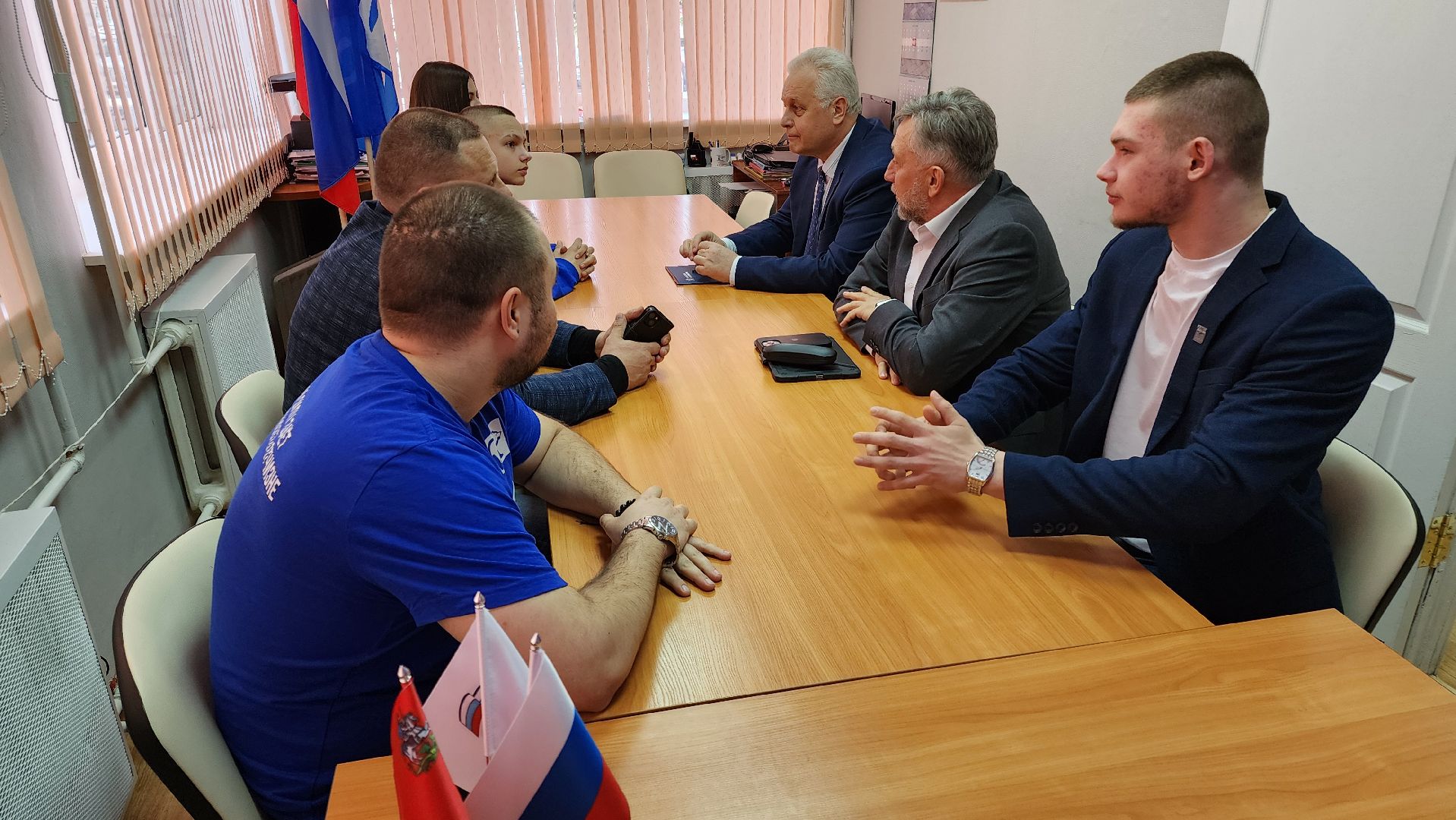 кашира, депутат мособлдумы, олег жолобов, молодая гвардия, волонтеры, гуманитарная помощь,