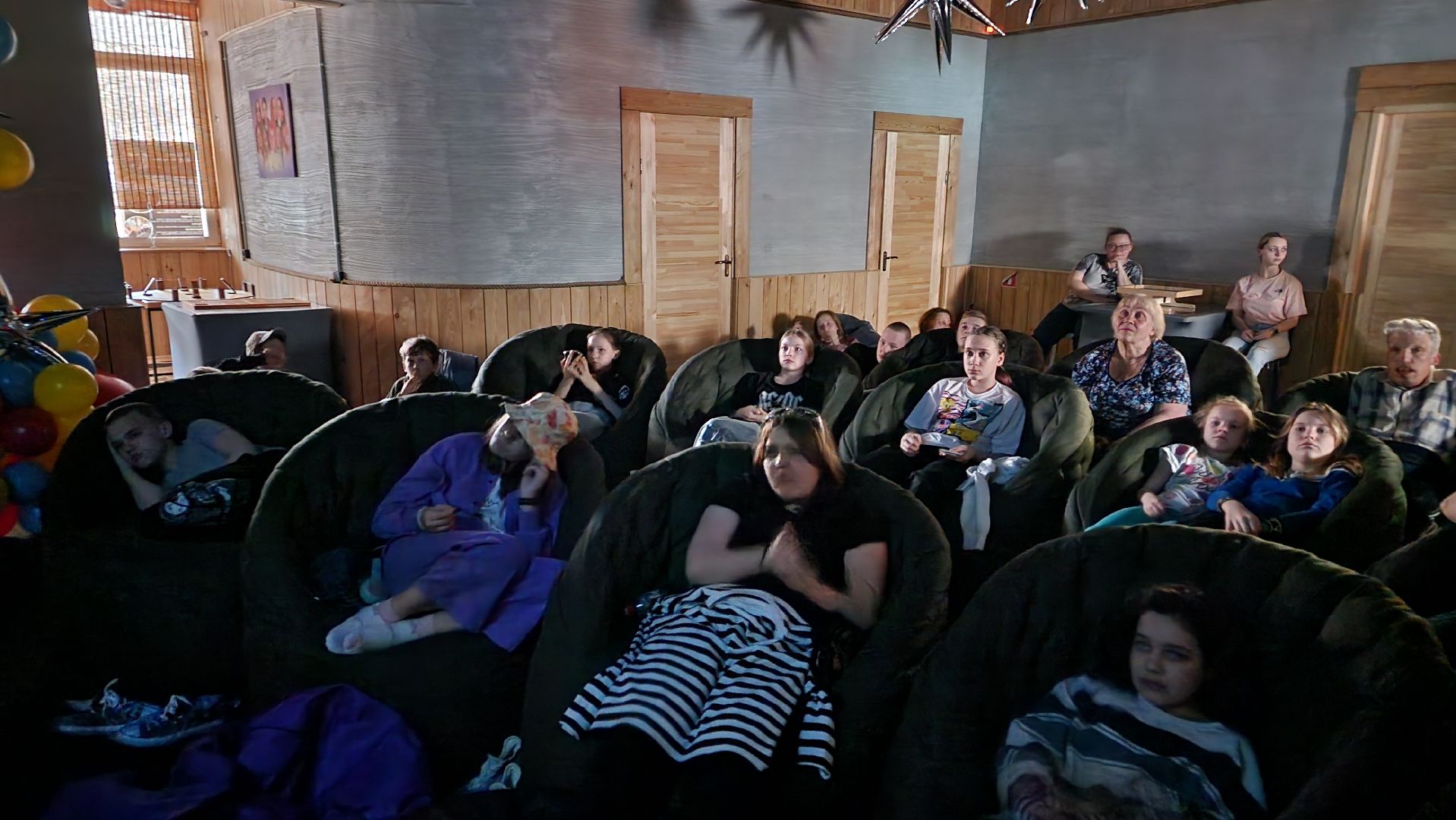 день космонавтики, молодежь, дворец молодежи, протвино, кинопоказ,