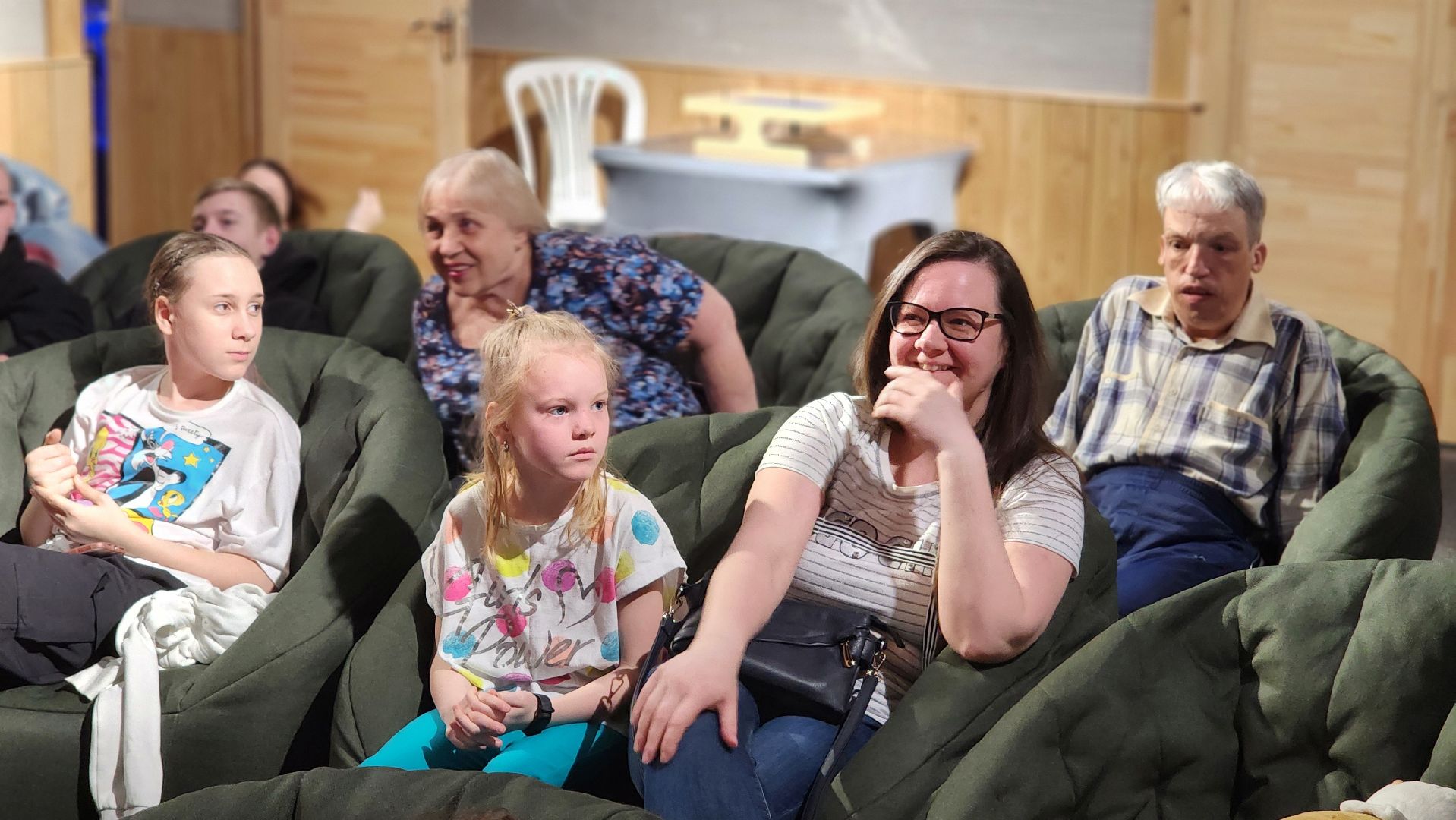 день космонавтики, молодежь, дворец молодежи, протвино, кинопоказ,