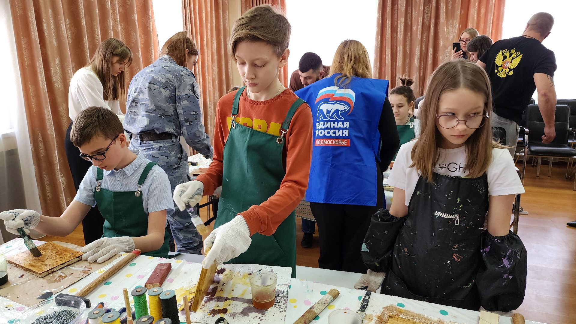красногорск, сбор гуманитарной помощи, судебные приставы, мастер класс, волонтеры, доброе дело,