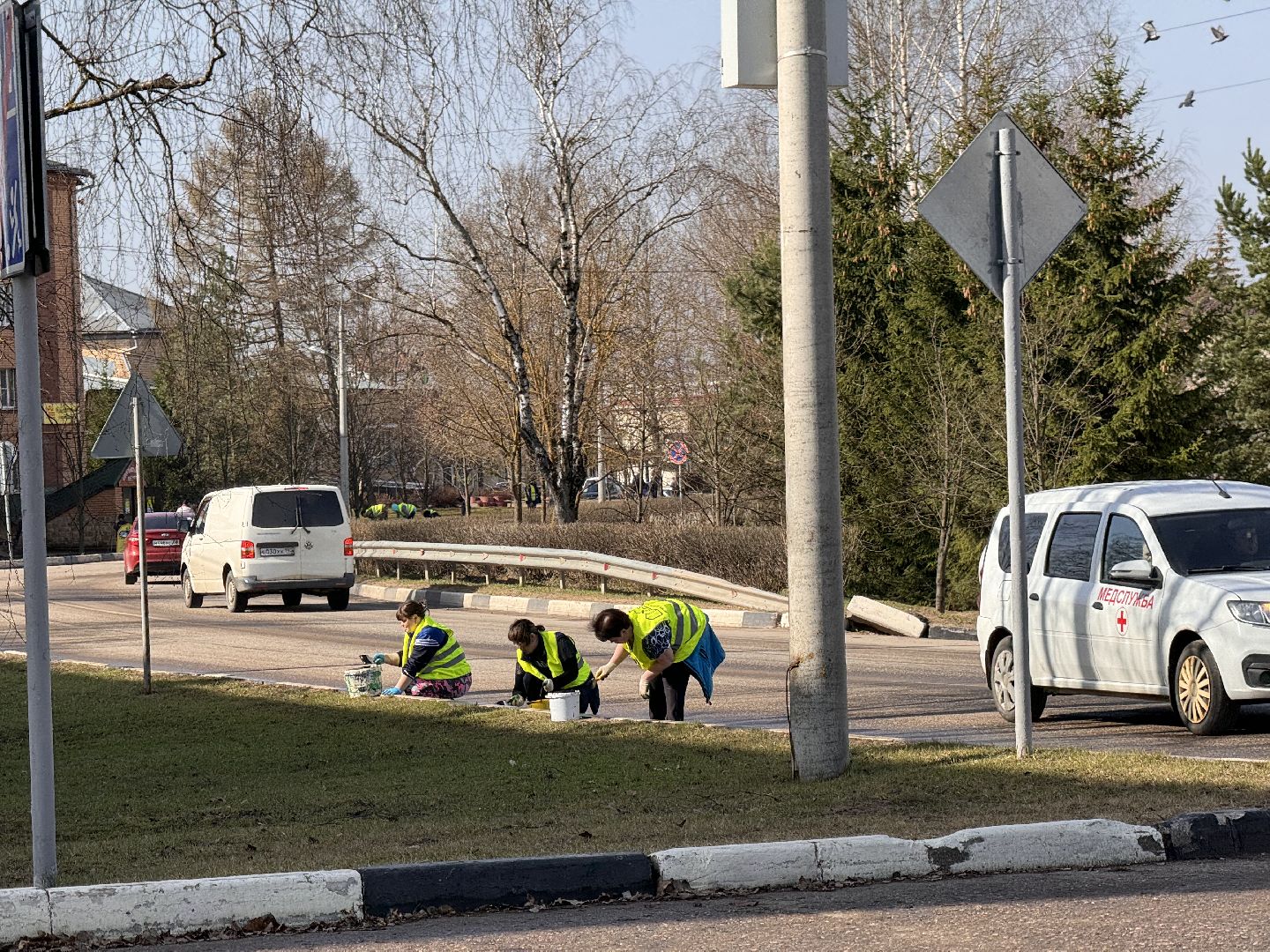 покраска, коммунальная служба, шаховская, бордюр,