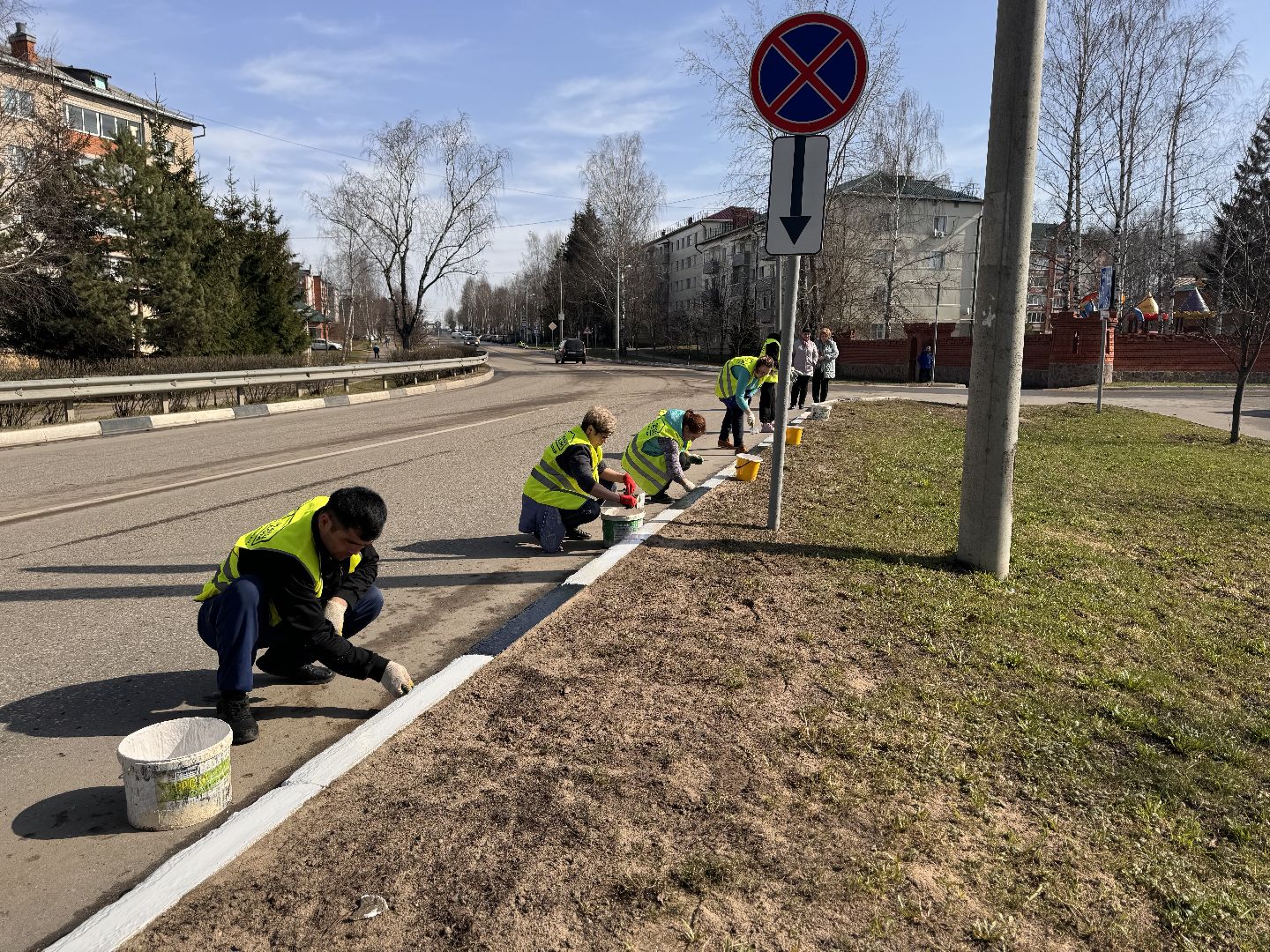 покраска, коммунальная служба, шаховская, бордюр,