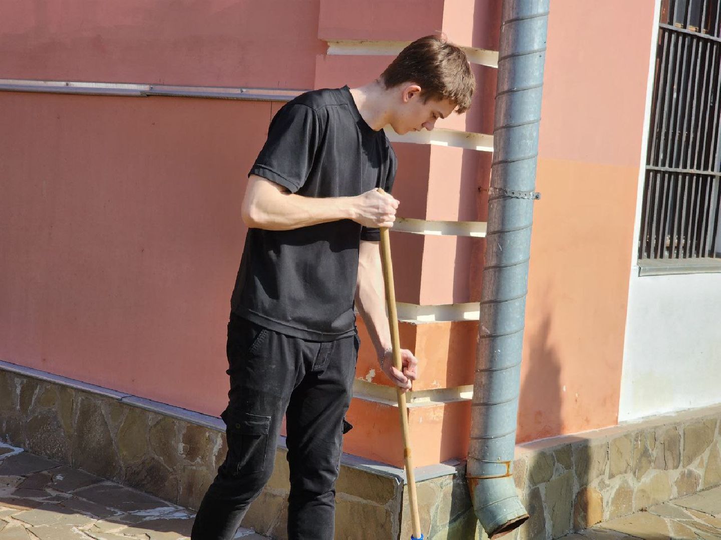 можайск, можайский городской округ, подмосковье, субботник, волонтеры, уборка территории, храм, месяц чистоты и благоустройства,