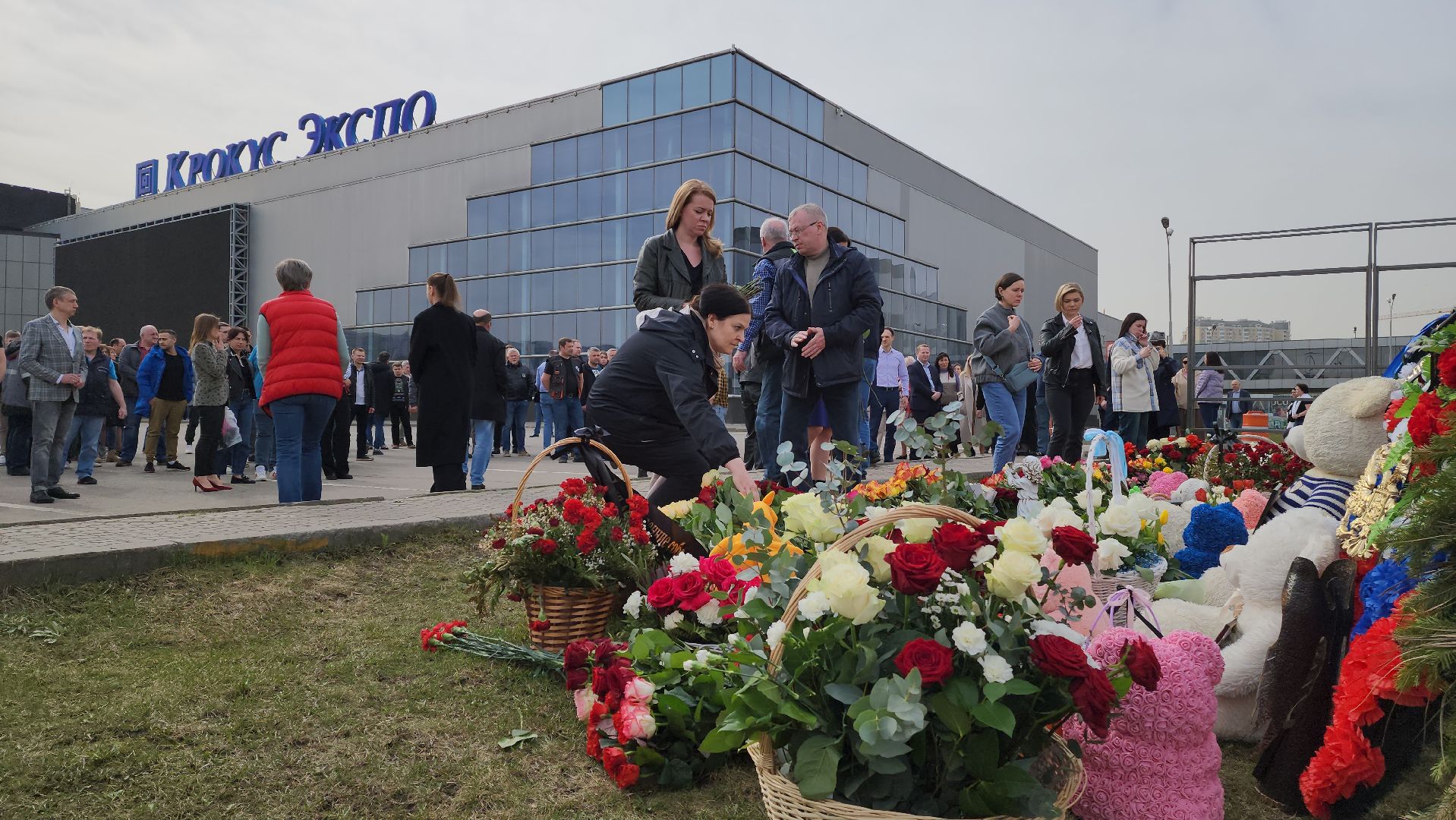 красногорск, крокус сити холл, мемориал в память о жертвах терракта в красногорс,