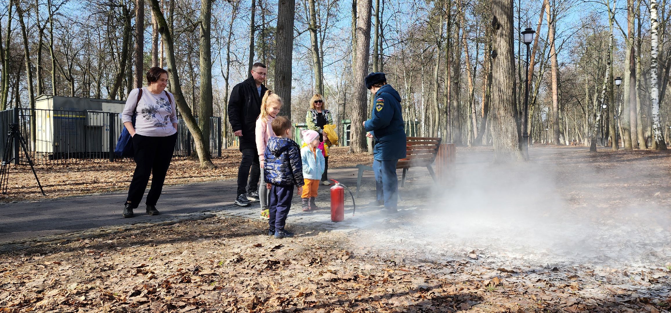 раменское, общество, пожарная безопасность, акция в городском парке, правила пользования огнетушителем,