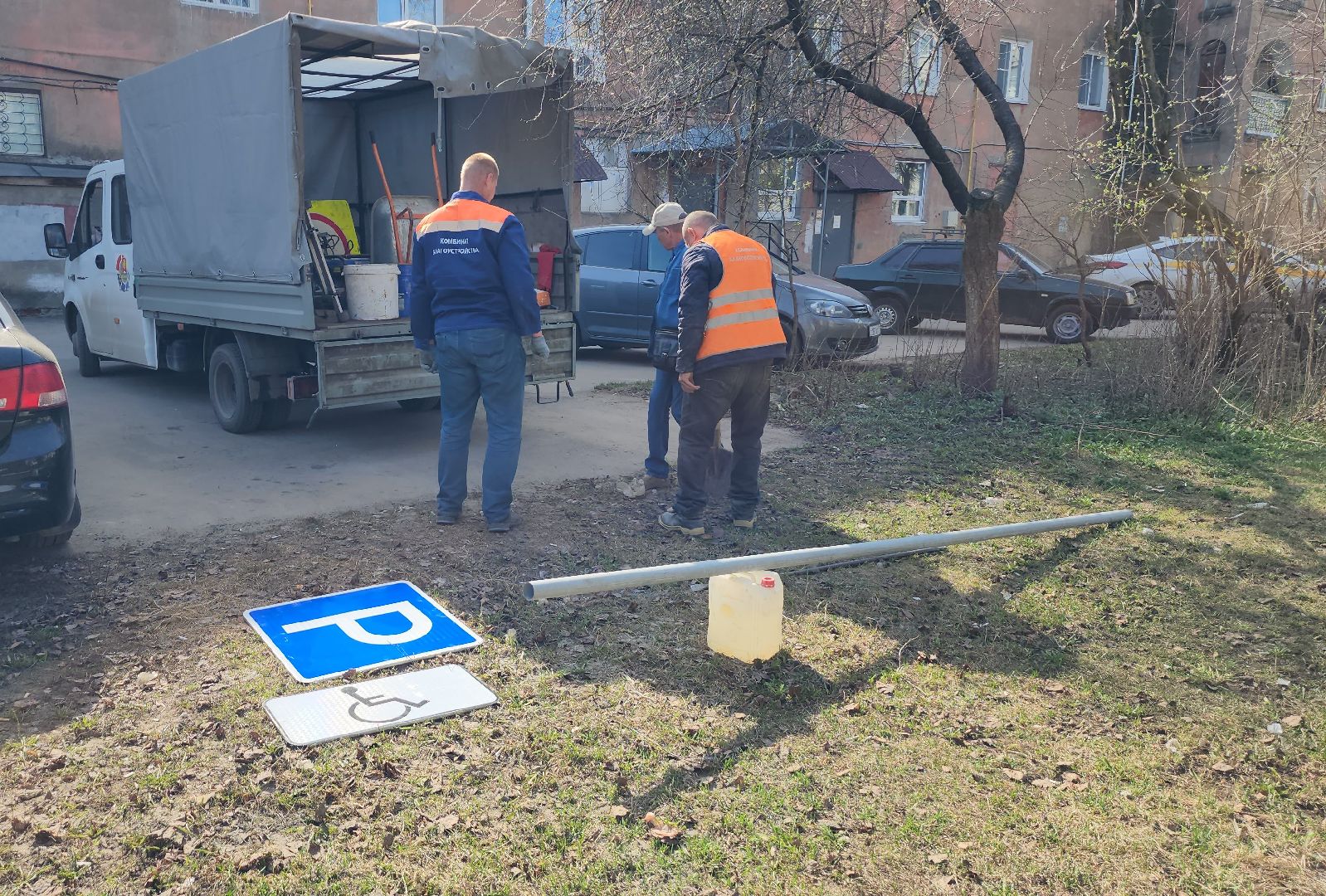 серпухов, улица красный текстильщик, парковка для инвалида, комбинат благоустройства, мкд, транспорт, благоустройство,