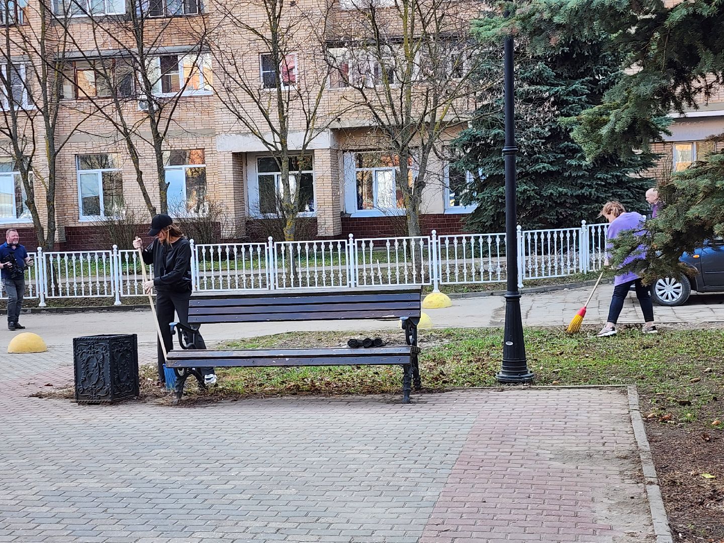 серпухов, уборка территории, подмосковье, журналисты, субботник,