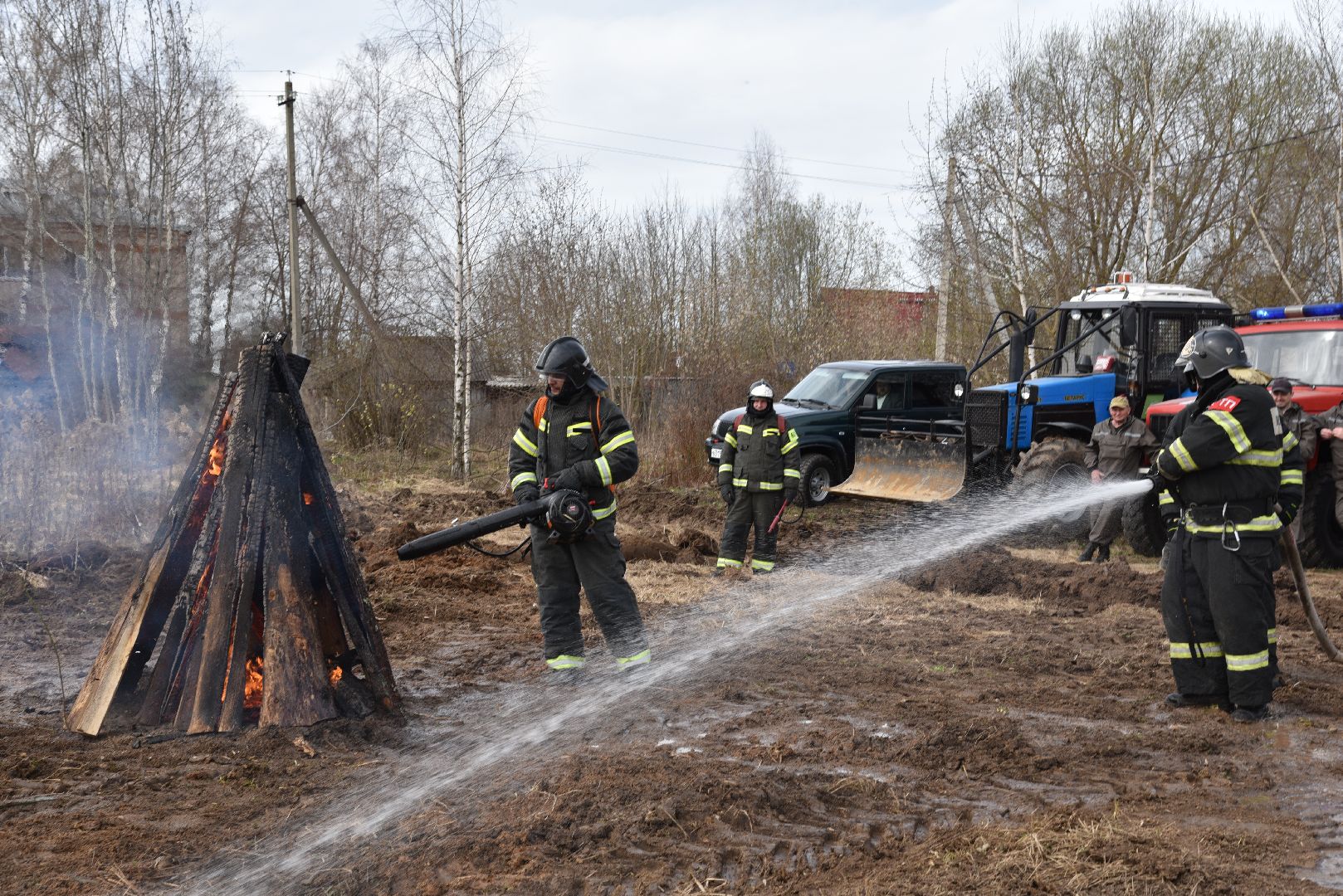 лотошино, центрлесхоз, мособлпожспас, пожарные, тренировка, учения, тушение пожаров,