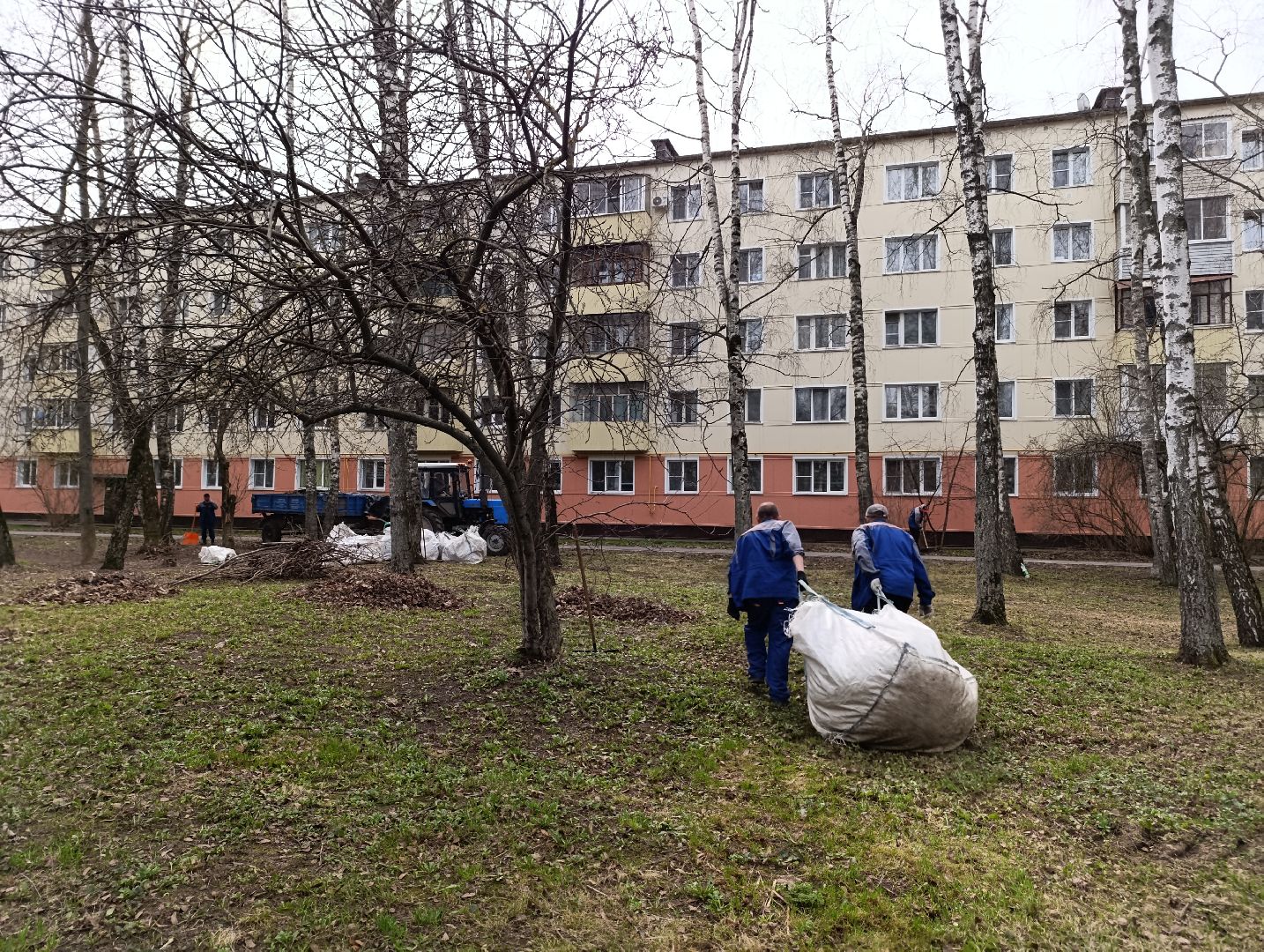 Бронницы, Уборка дворов, уборка дворов после зимы, месяц чистоты и благоустройства,