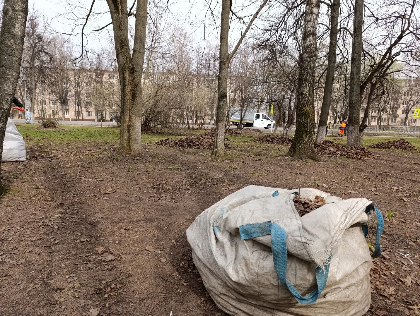 Бронницы, Уборка дворов, уборка дворов после зимы, месяц чистоты и благоустройства,