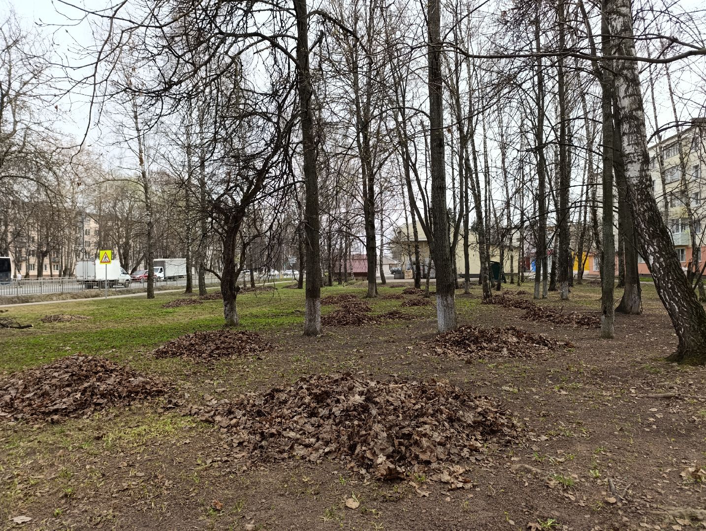 Бронницы, Уборка дворов, уборка дворов после зимы, месяц чистоты и благоустройства,