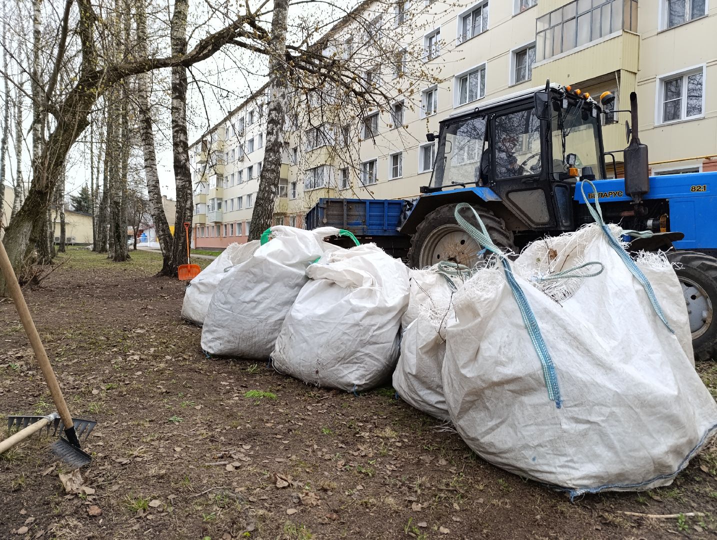Бронницы, Уборка дворов, уборка дворов после зимы, месяц чистоты и благоустройства,