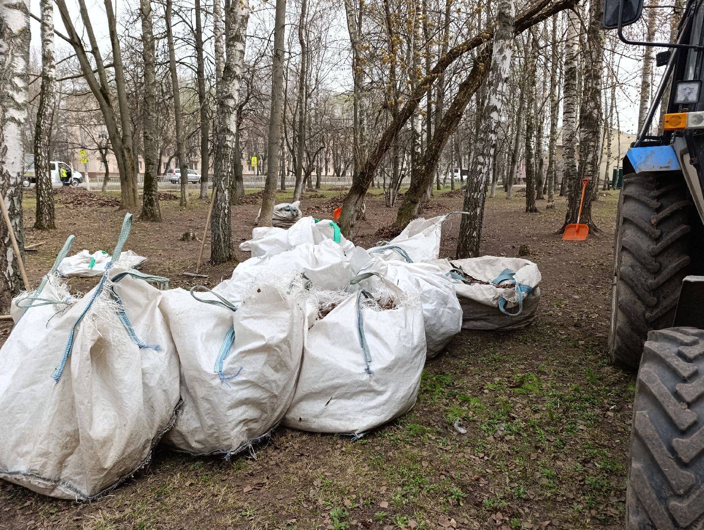 Бронницы, Уборка дворов, уборка дворов после зимы, месяц чистоты и благоустройства,