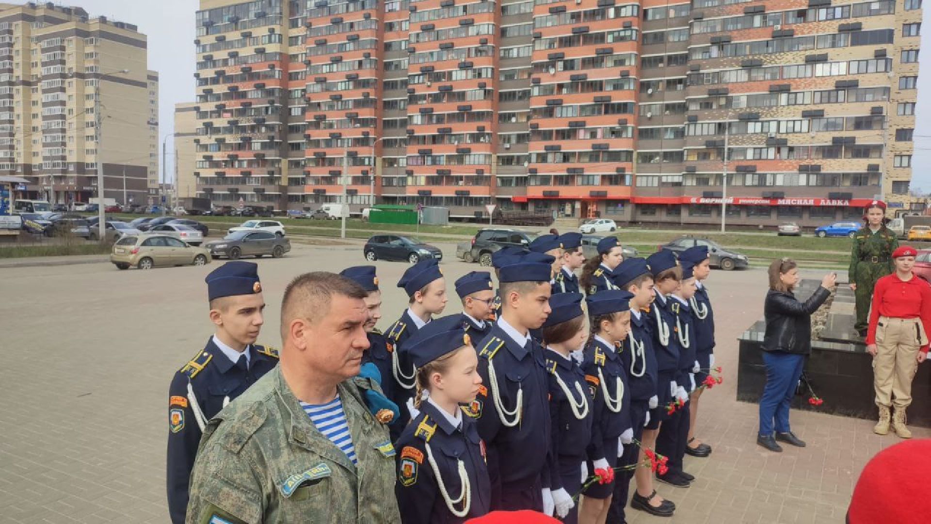 митинг, возложение цветов, памятник, Международный день освобождения узников фашистских концлагерей, юнармия,