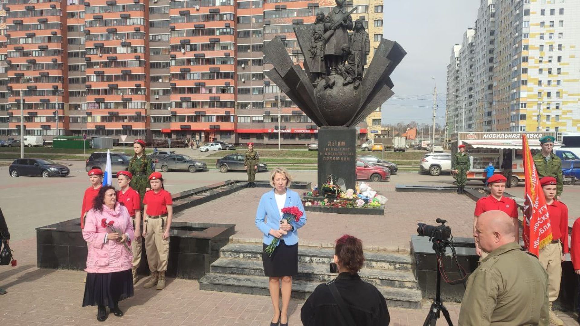 митинг, возложение цветов, памятник, Международный день освобождения узников фашистских концлагерей, юнармия,
