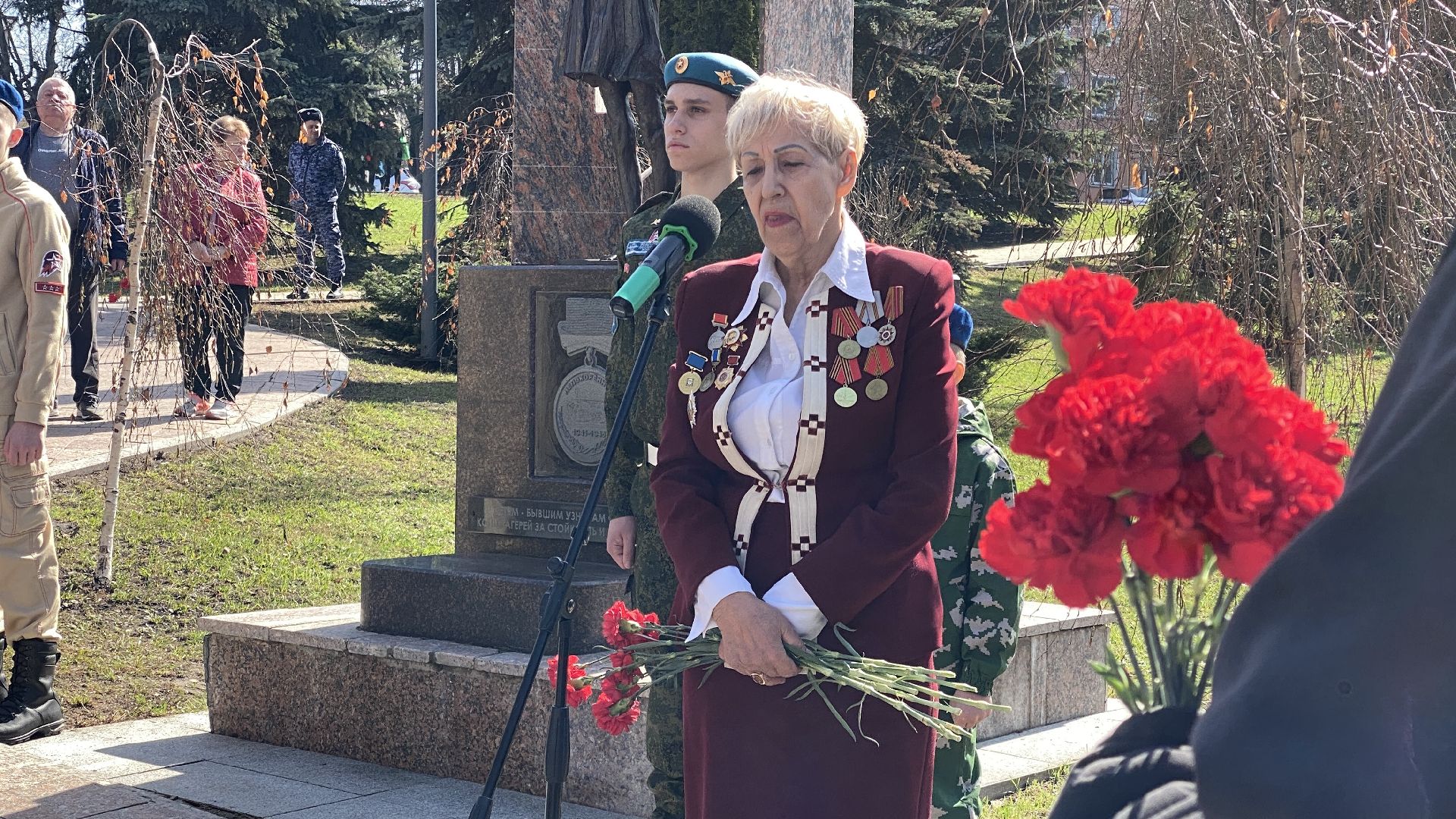 патриотизм, возложение цветов, паять несовершеннолетним узникам фашистских концлагерей, узники концлагерей, день памяти,