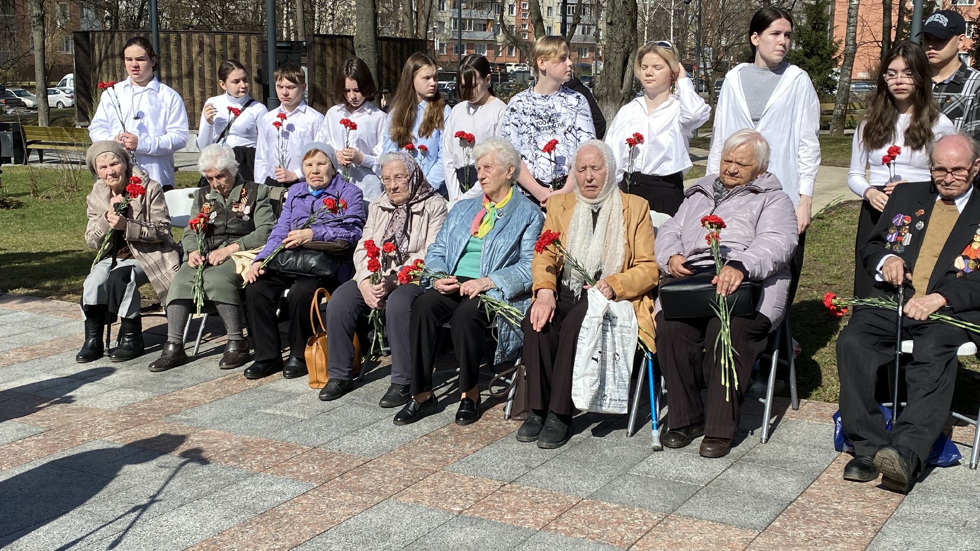 патриотизм, возложение цветов, паять несовершеннолетним узникам фашистских концлагерей, узники концлагерей, день памяти,