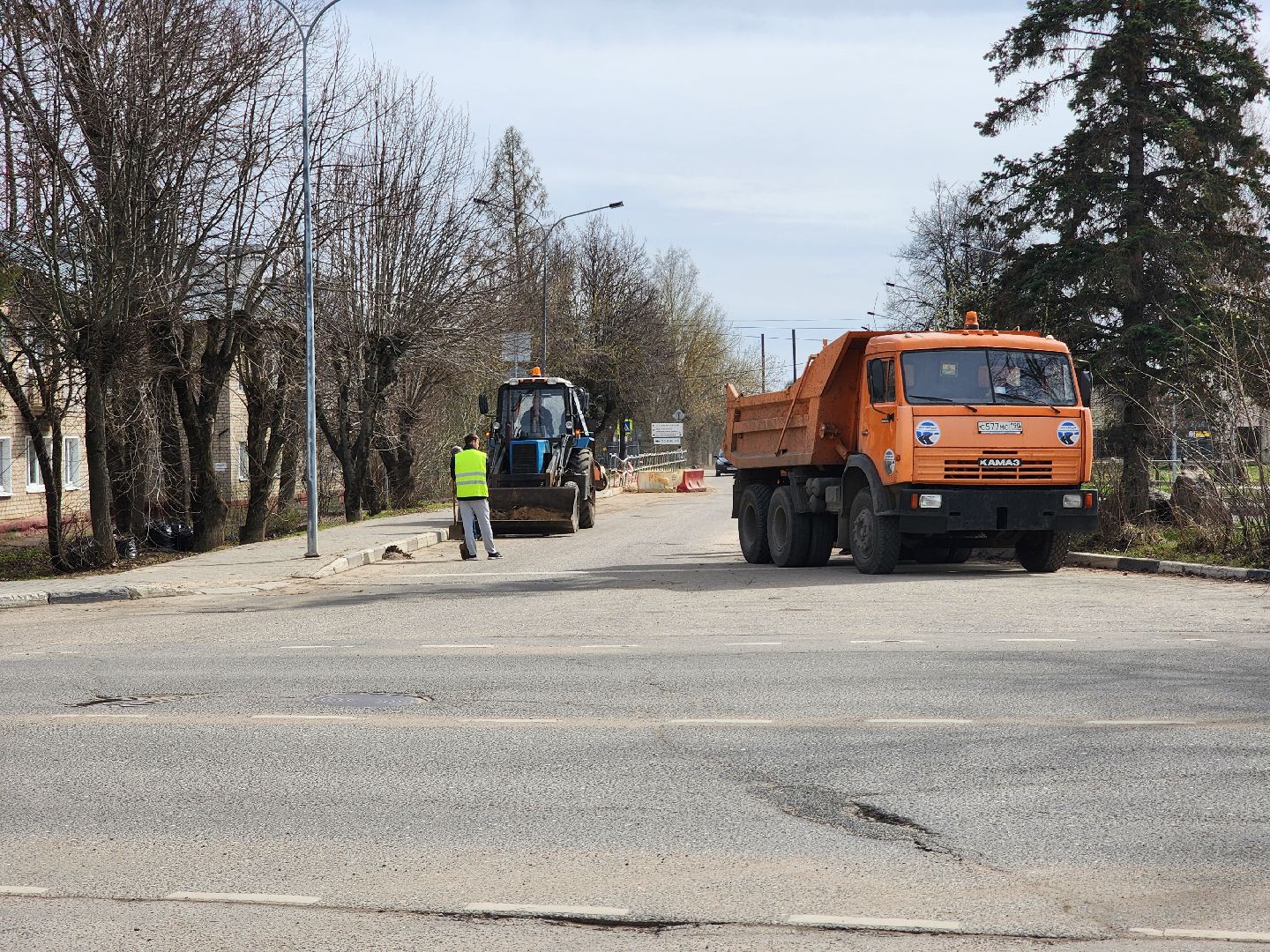 уборка города, уборка дорог, коммунальная служба, коммунальная техника, руза, рузский городской округ, ремонт дорог,