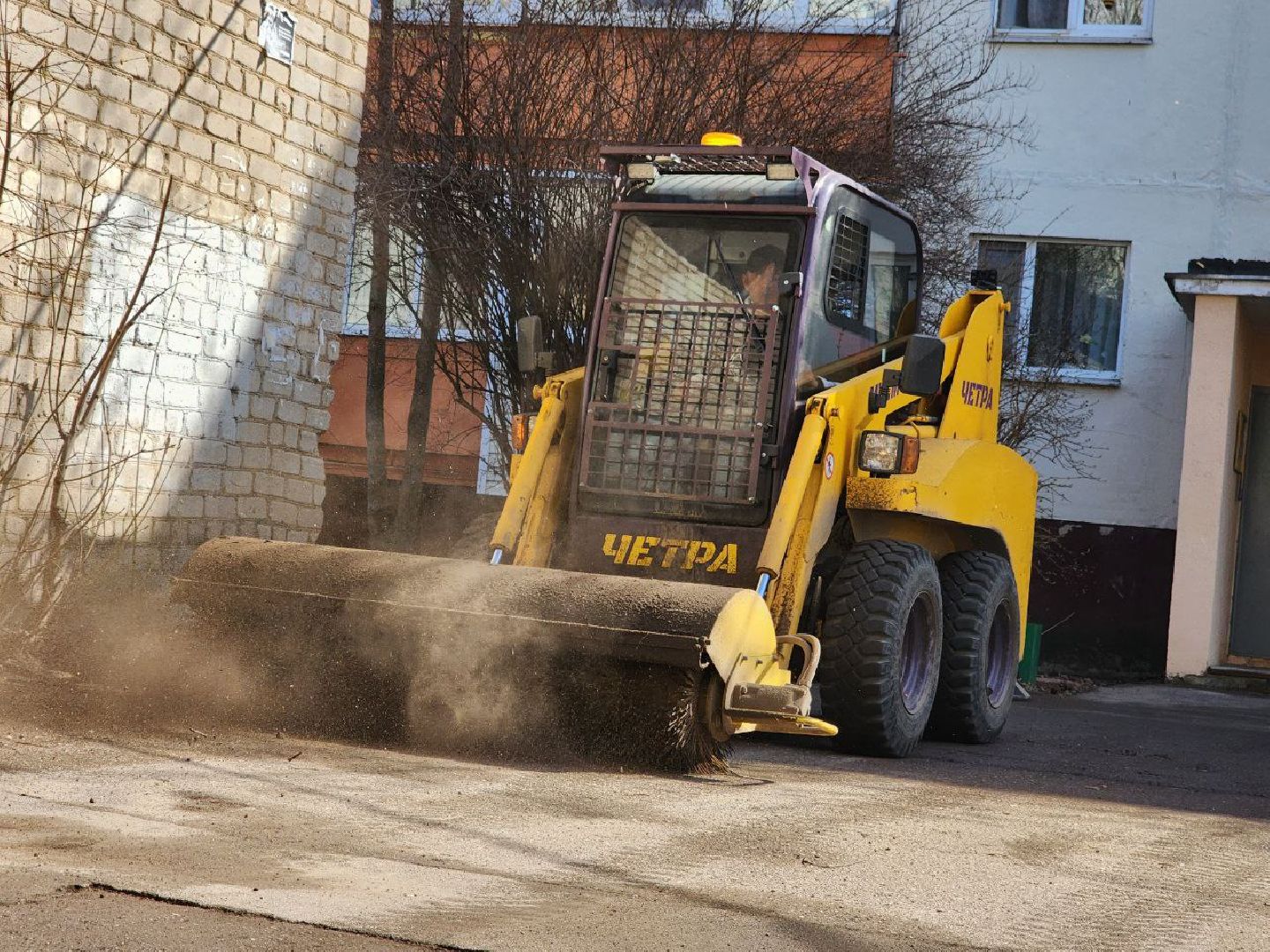можайск, можайский городской округ, подмосковье, месяц чистоты и благоустройства, уборка дворов после зимы, жкх, благоустройство,