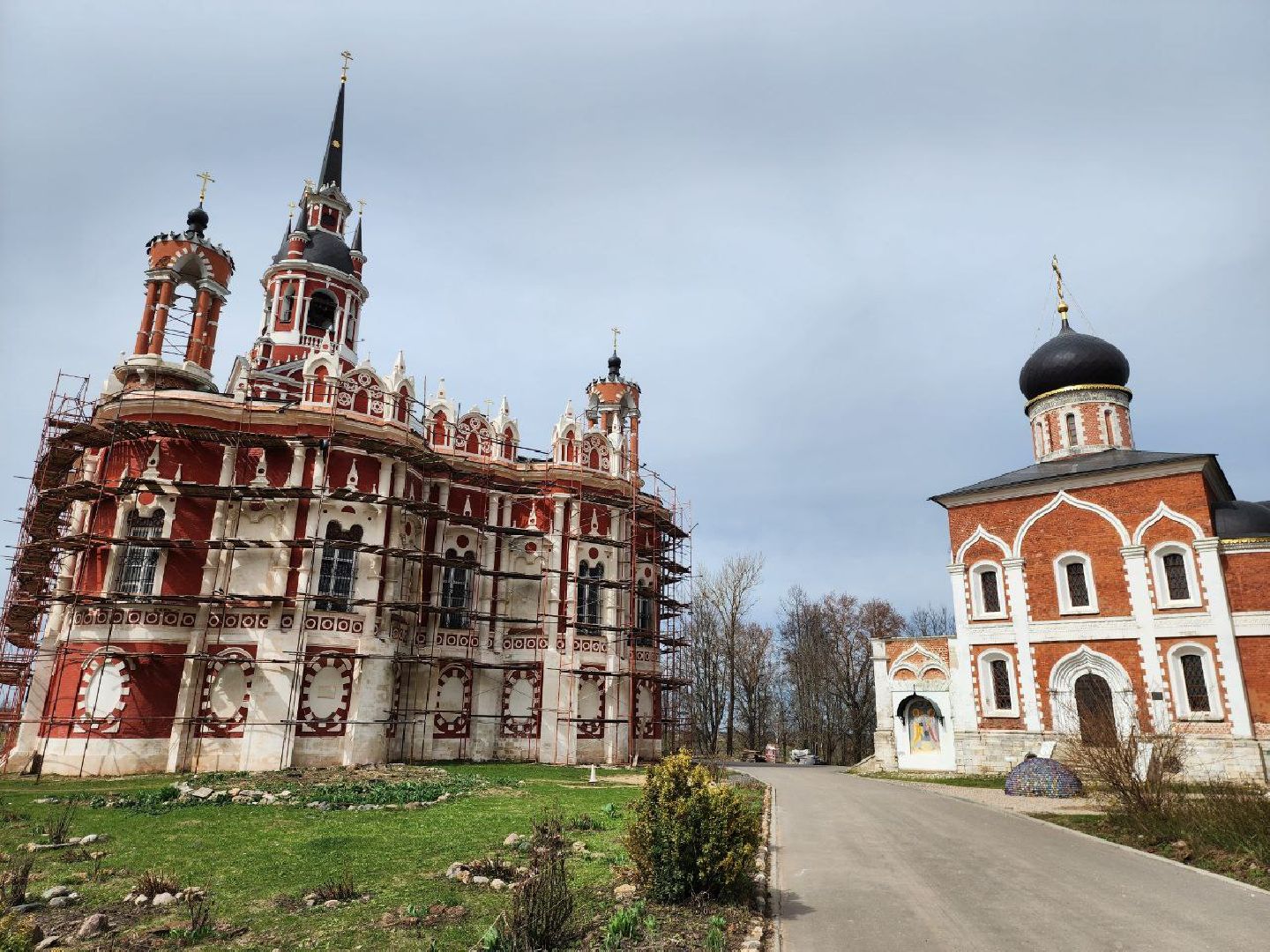 можайск, можайский городской округ, подмосковье, субботники, волонтеры, благоустройство, месяц чистоты и благоустройства, добровольцы, Никольский собор,
