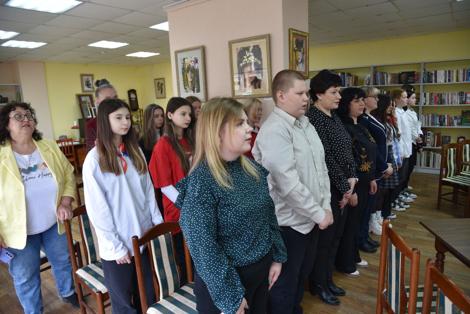 лотошино, лотошинская библиотека, паспорт гражданина рф, вручение паспортов, движение первых, день космонавтики,